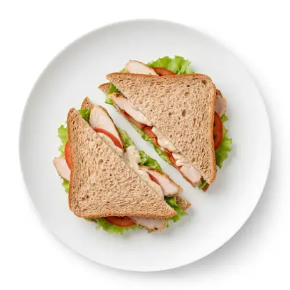 Изображение товара Сэндвич отрубной с курицей и соусом Цезарь 200г