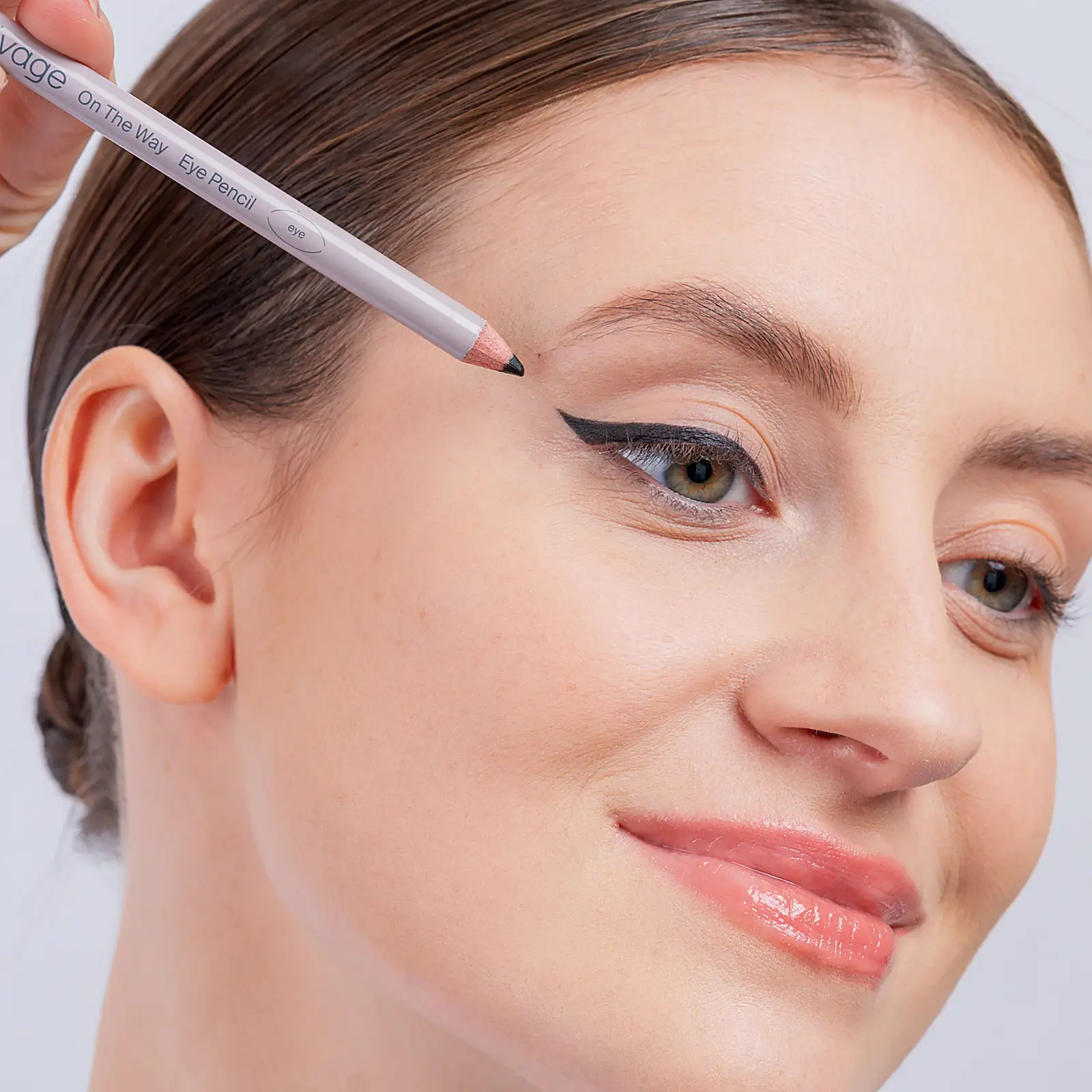 Карандаш для глаз On The Way тон 01 Черный Divage