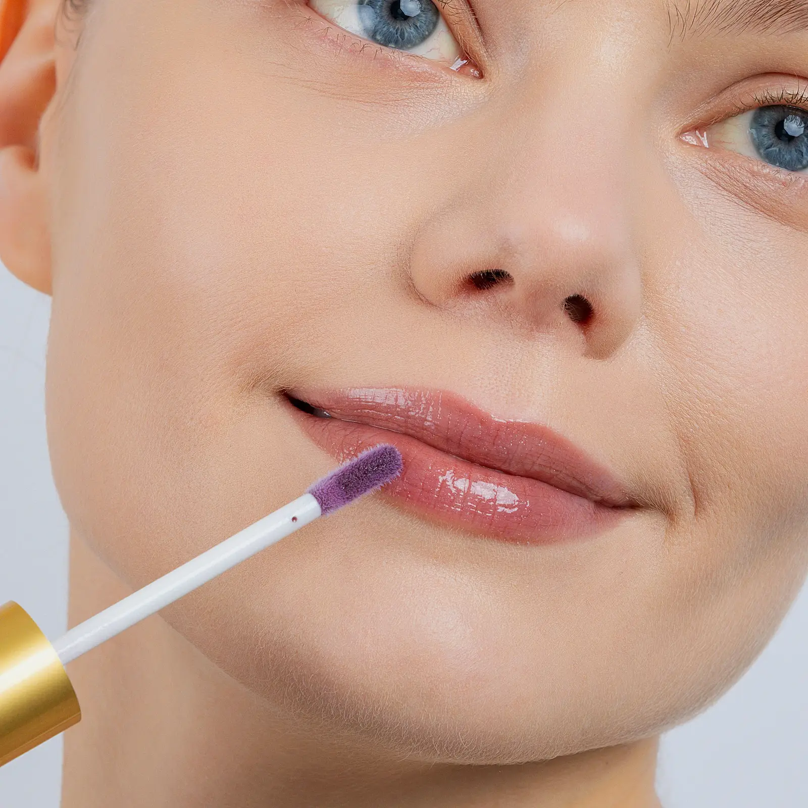 Блеск для губ Lip Gloss Juicy тон 15 Beauty Bomb - фото 5 Блеск для губ Lip Gloss Juicy тон 15 Beauty Bomb - фото 5