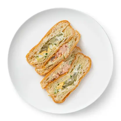 Изображение товара Бутерброд на слоеном хлебе с горбушей горячего копчения 95г