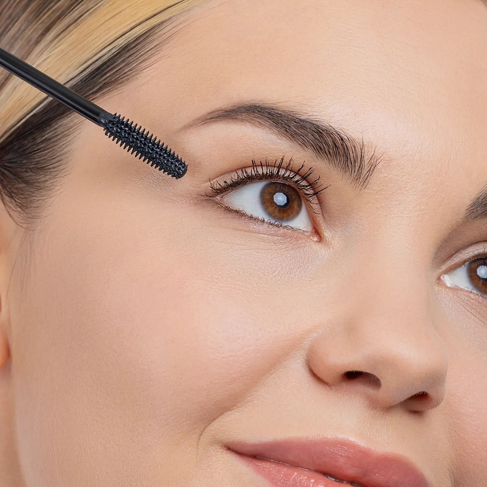 Тушь для ресниц с эффектом объёма и удлинения Lavant Manifest