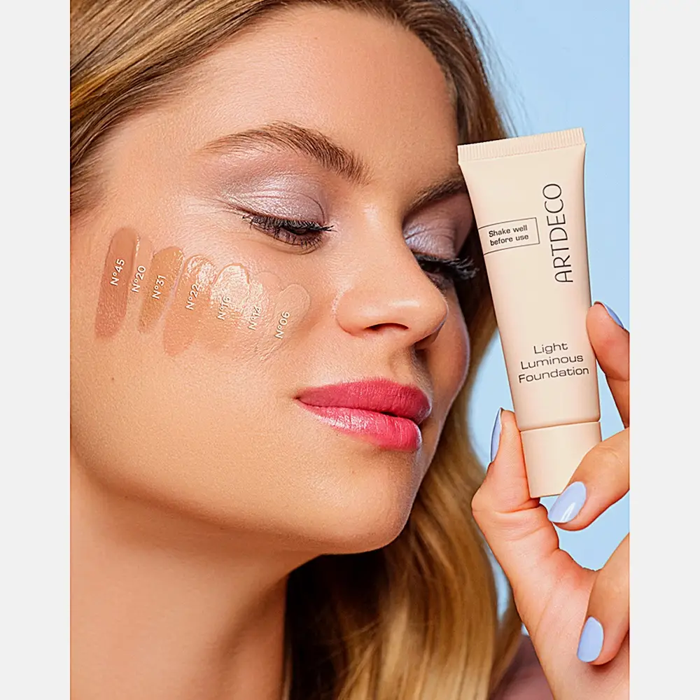 Тональная основа для лица тон 20 Soft Caramel Artdeco Light Luminous