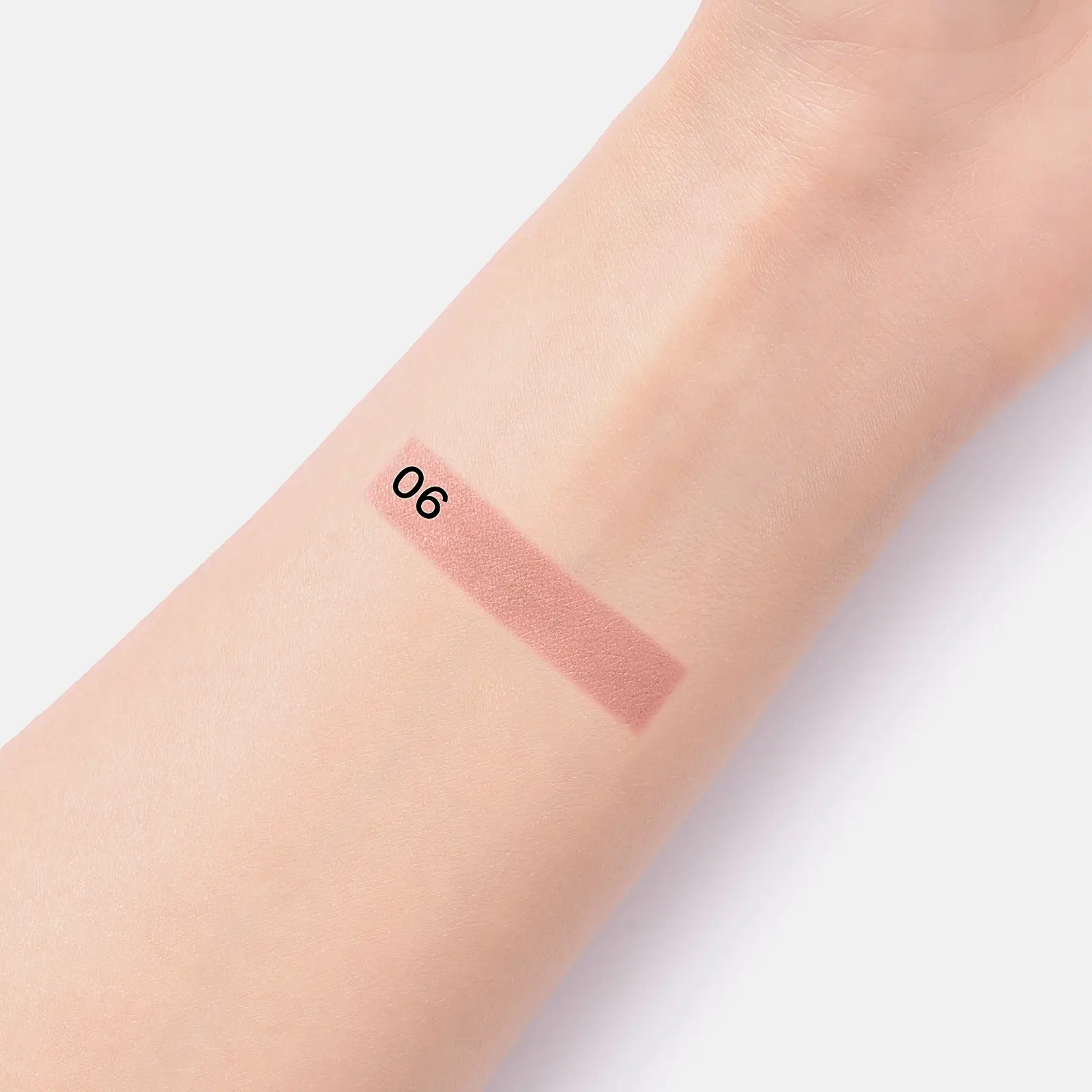 Жидкие тени для век тон 06 Vivienne Sabo