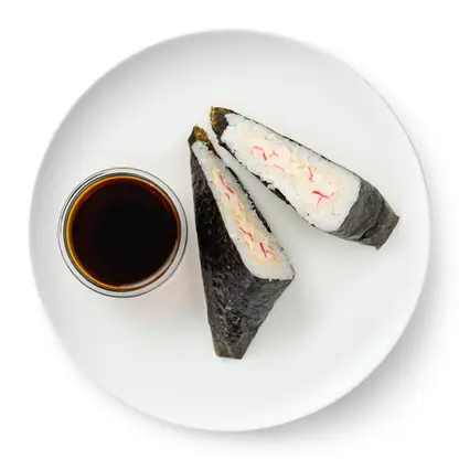 Изображение товара Онигири с крабовым мясом и соевым соусом 130 г готовое блюдо