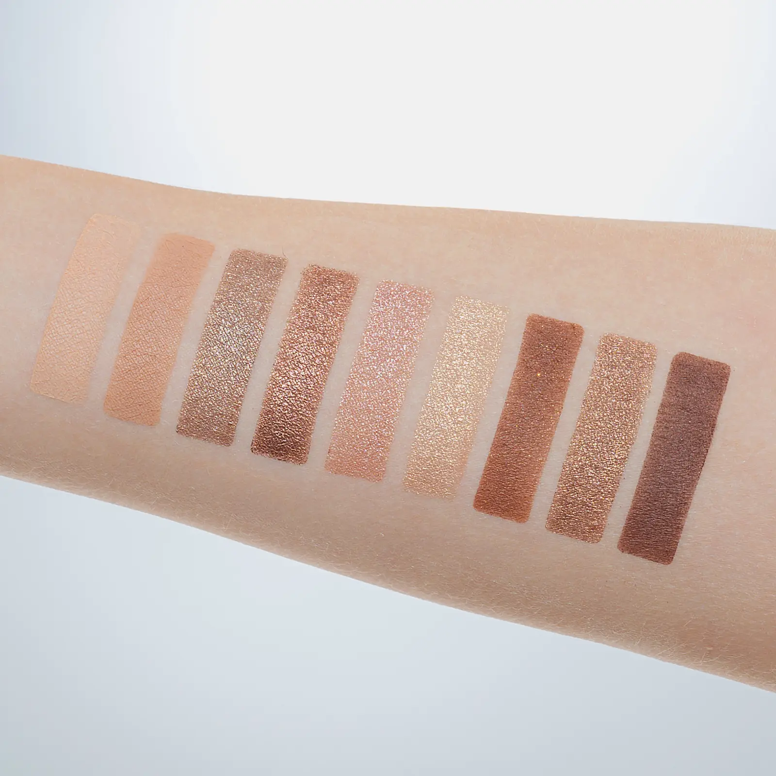 Палетка теней для век Easy Nude Tanned Divage - фото 5 Палетка теней для век Easy Nude Tanned Divage - фото 5