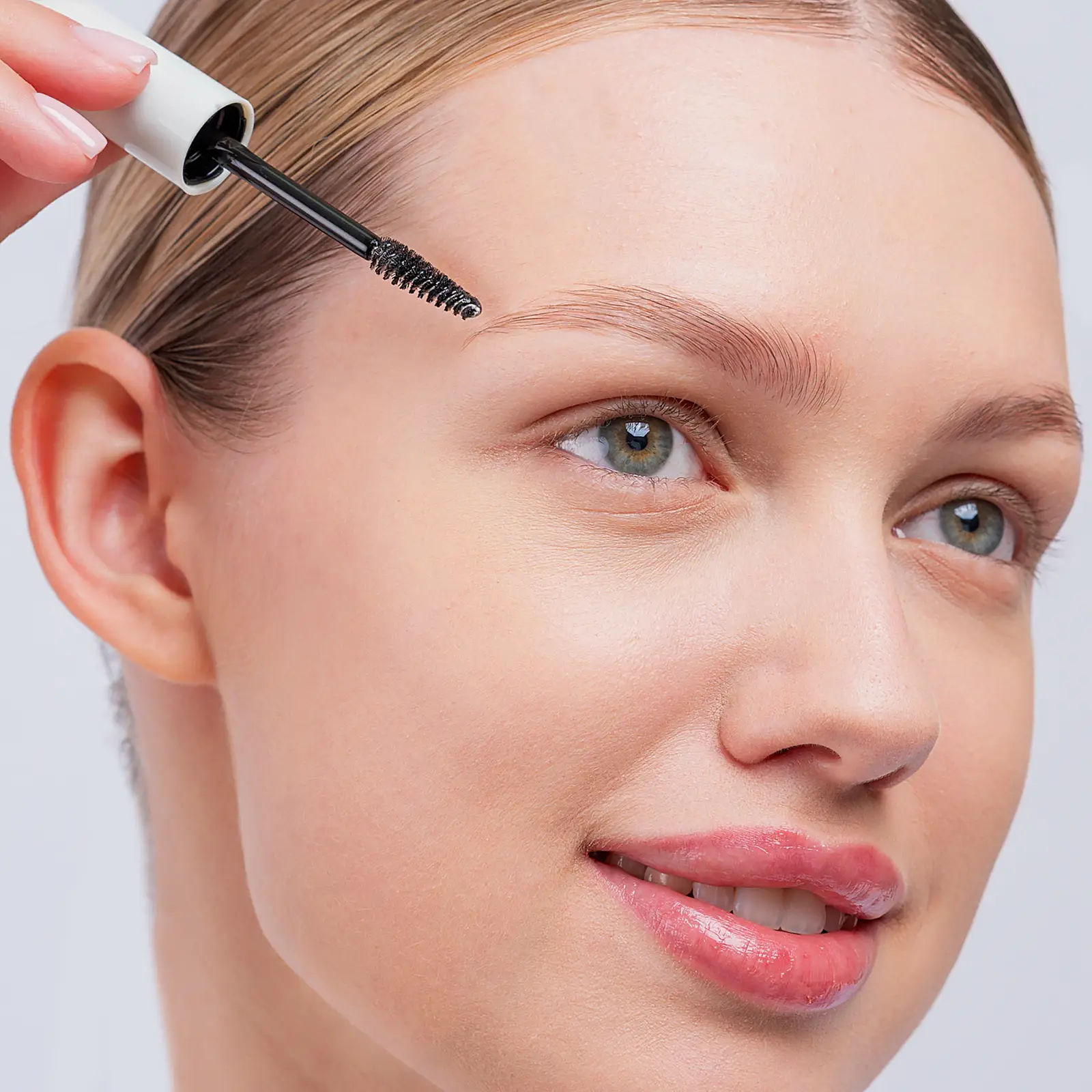 Гель для бровей фиксация и уход Brow Care Fixing Gel Divage - фото 4 Гель для бровей фиксация и уход Brow Care Fixing Gel Divage - фото 4