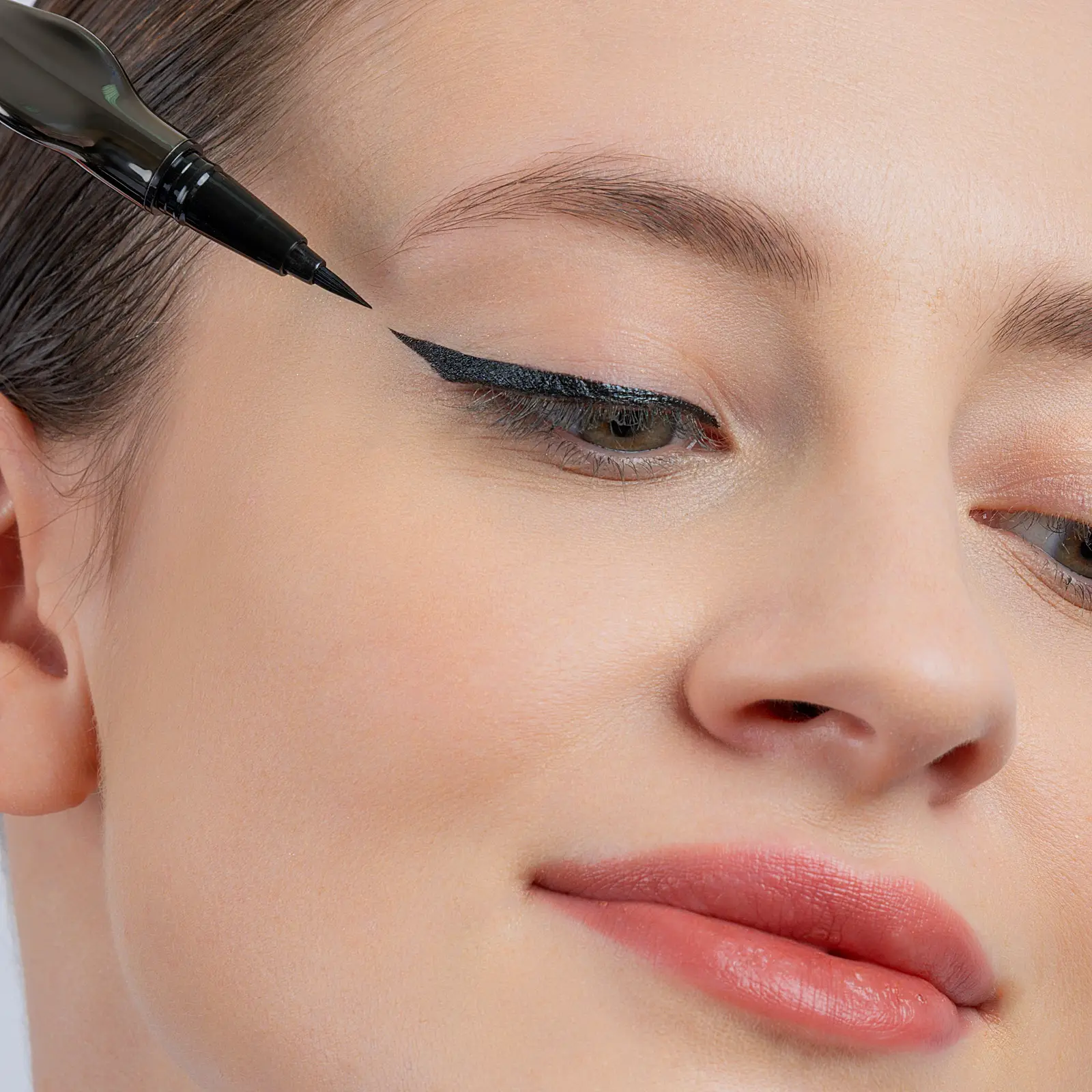 Подводка для глаз тон 01 Influence Beauty Manipula