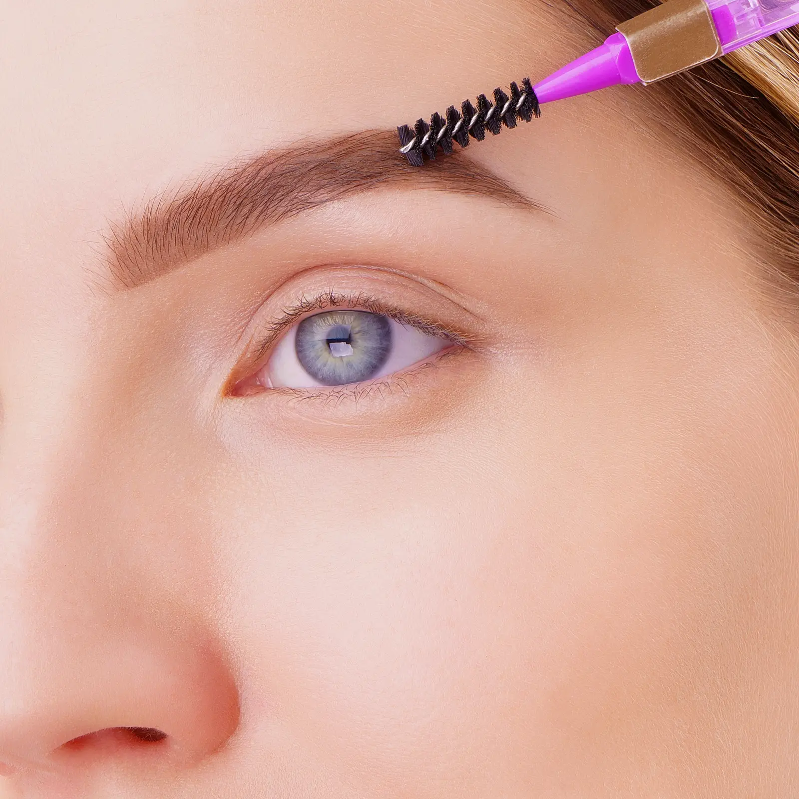 Карандаш для бровей Beauty Bomb автоматический тон 02