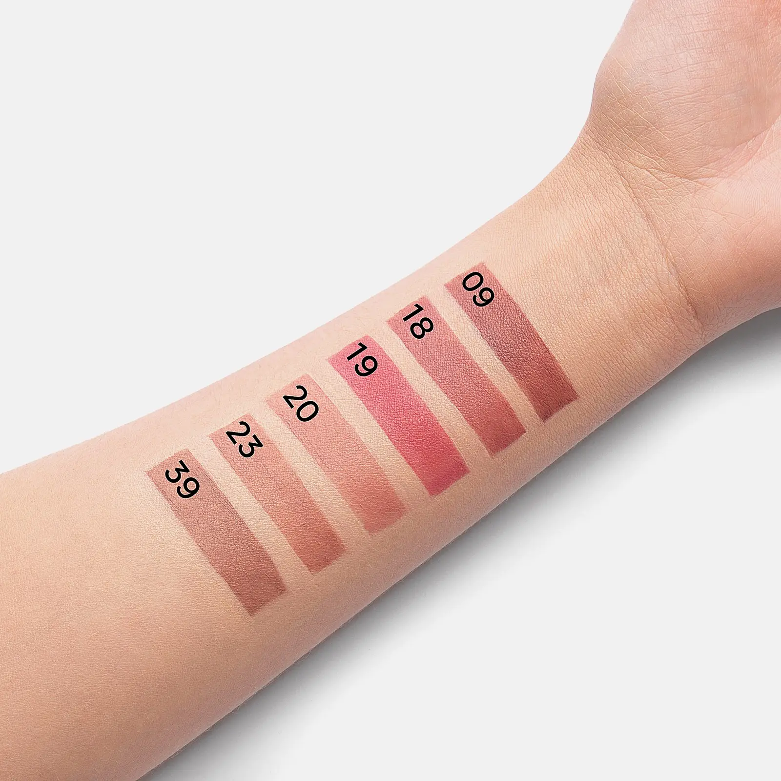 Блеск для губ Luxvisage Pin Up Ultra Matt тон 19