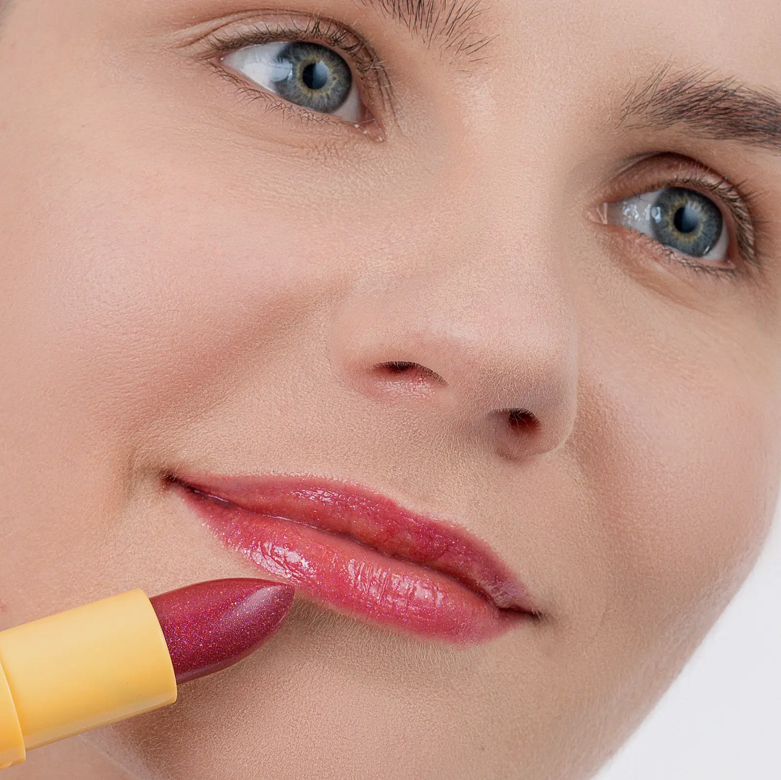Помада-бальзам для губ тон 01 Beauty Bomb Смешарики - фото 2