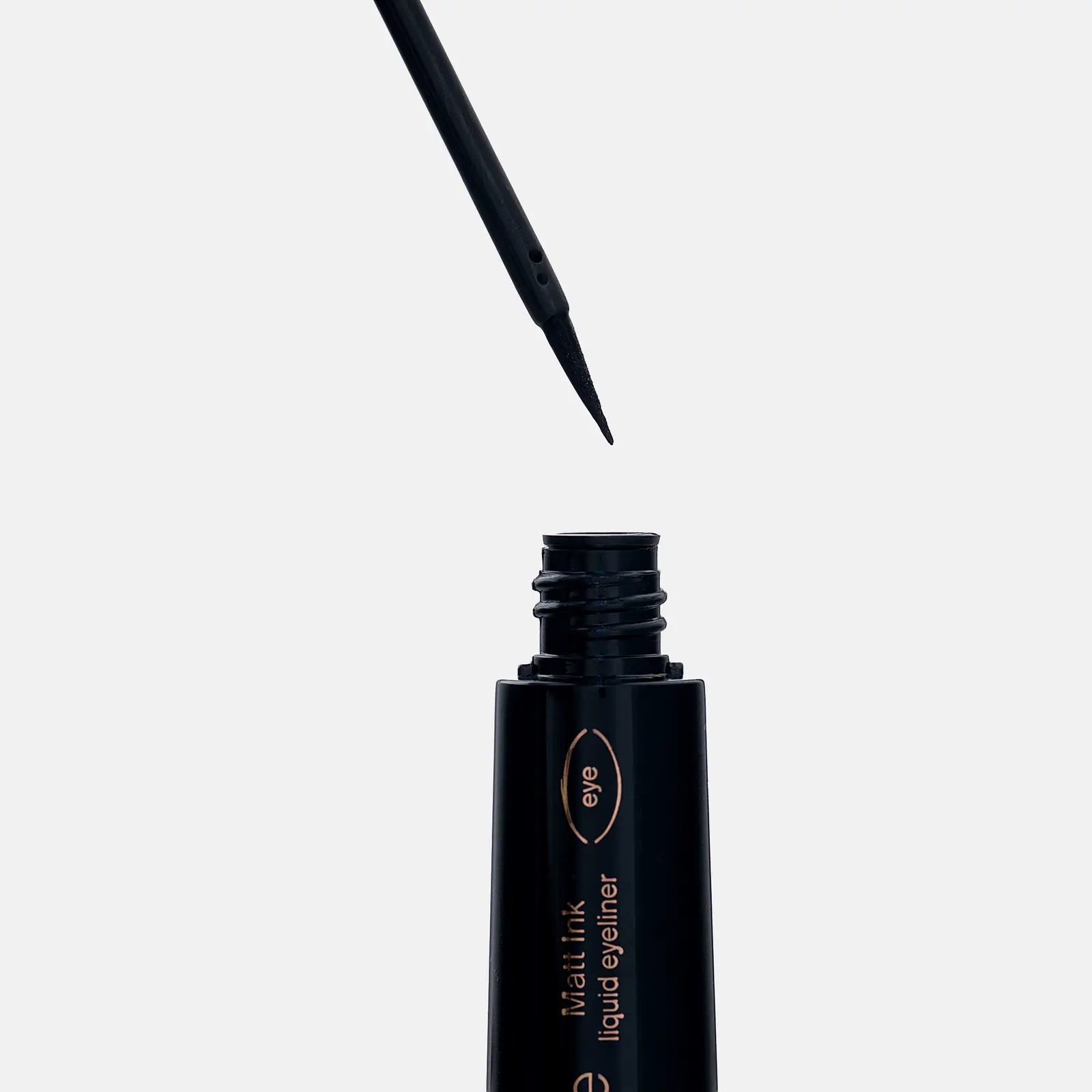 Матовая подводка для глаз Matt Ink Liquid Eyeliner жидкая тон 01 Черная Divage