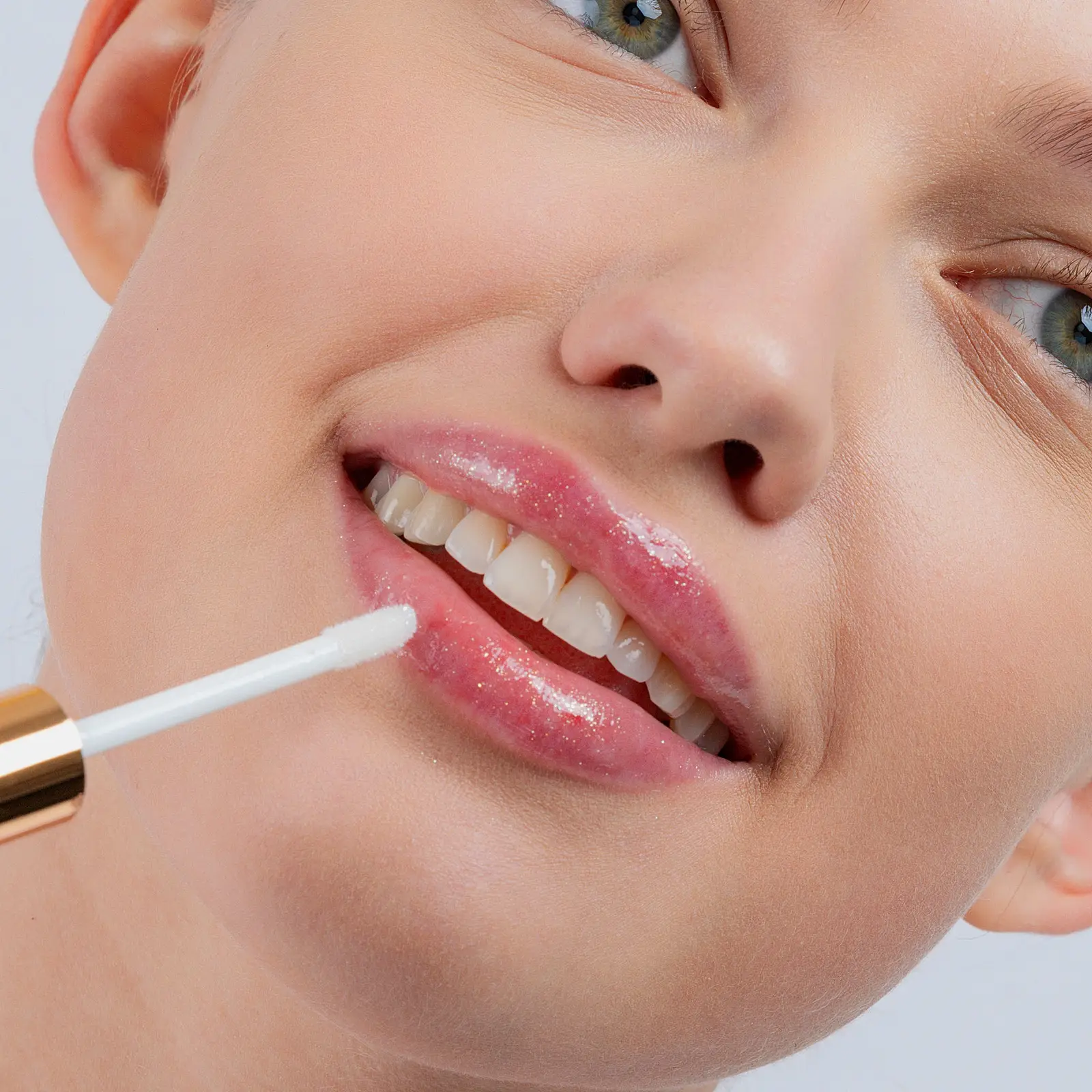 Блеск для губ Idealist тон 02 Жемчужный Stellary