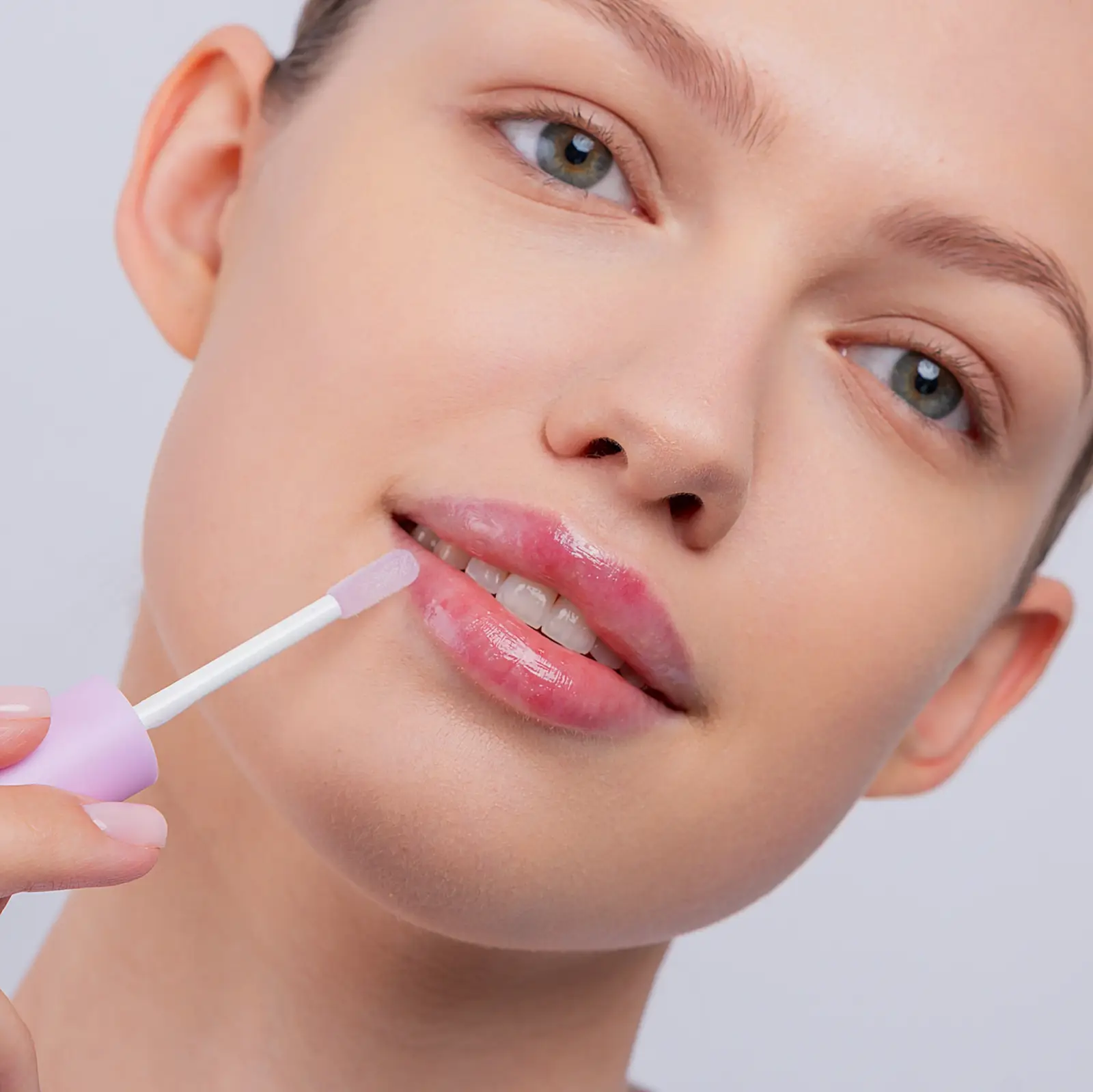 Масло для губ Dewy Lip Oil с ароматом ежевики Divage - фото 4 Масло для губ Dewy Lip Oil с ароматом ежевики Divage - фото 4