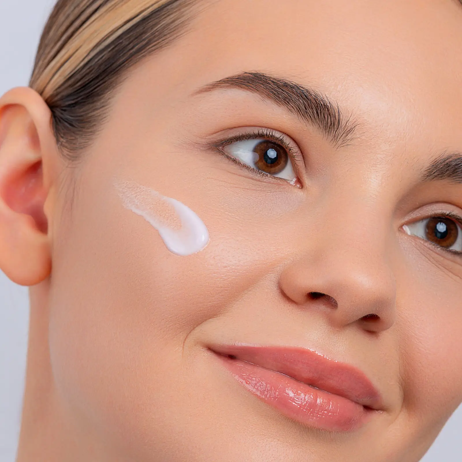 Основа под макияж Art-Visage Skin Primer выравнивающая - фото 5 Основа под макияж Art-Visage Skin Primer выравнивающая - фото 5