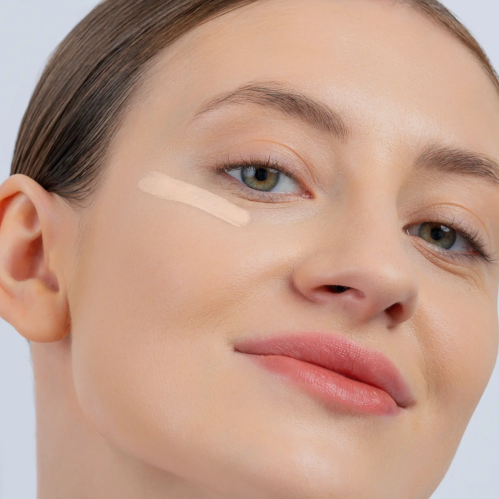 Увлажняющий консилер для лица Concealer Skin Privilege тон 01 Stellary