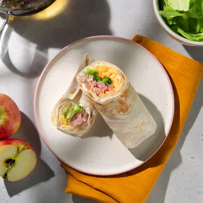 Изображение товара Сэндвич-ролл с ветчиной и сыром М Кухня, 150 г, вкусный перекус