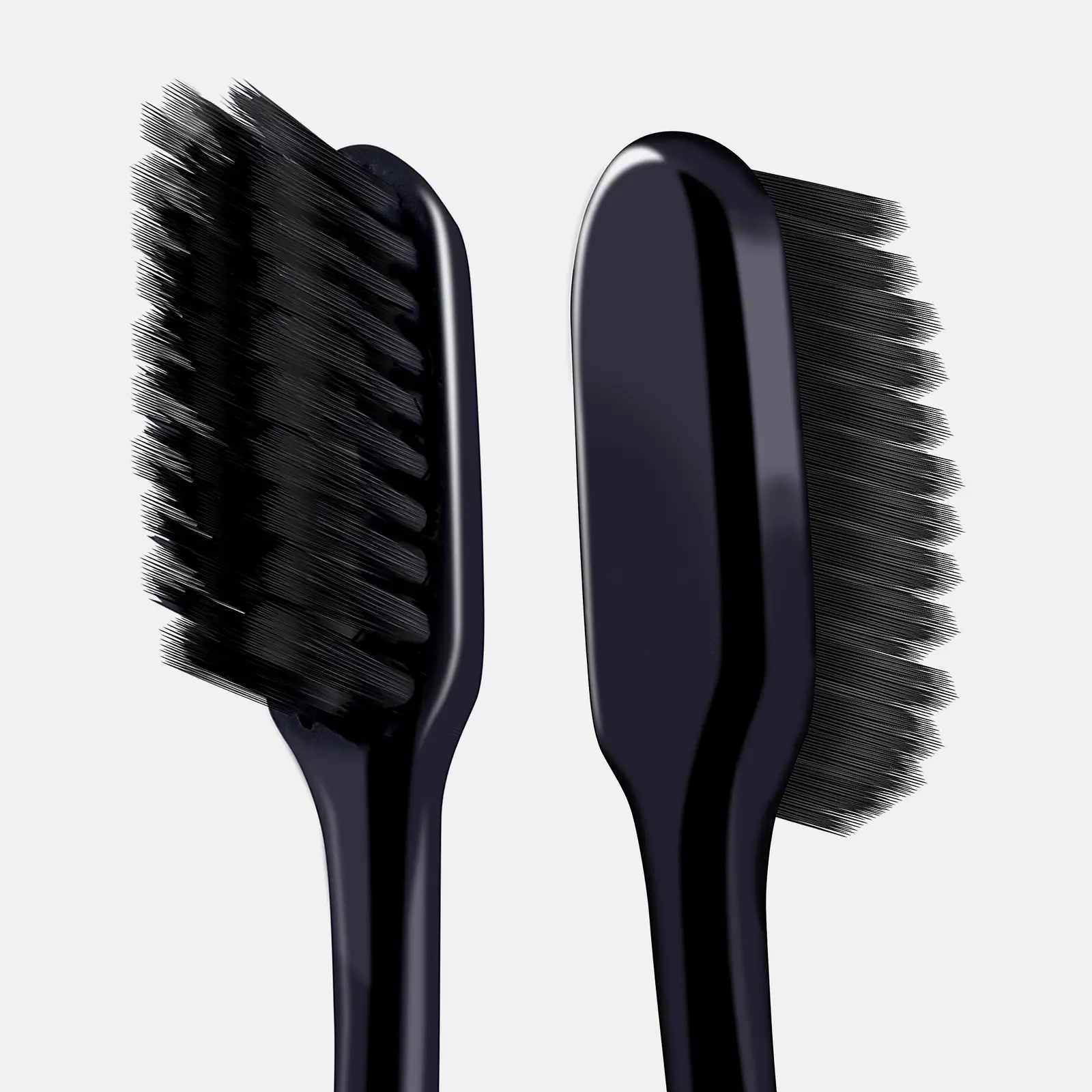 Зубная щетка Colgate Шелковые нити с древесным углем 1 + 1 Мягкая в ассортименте