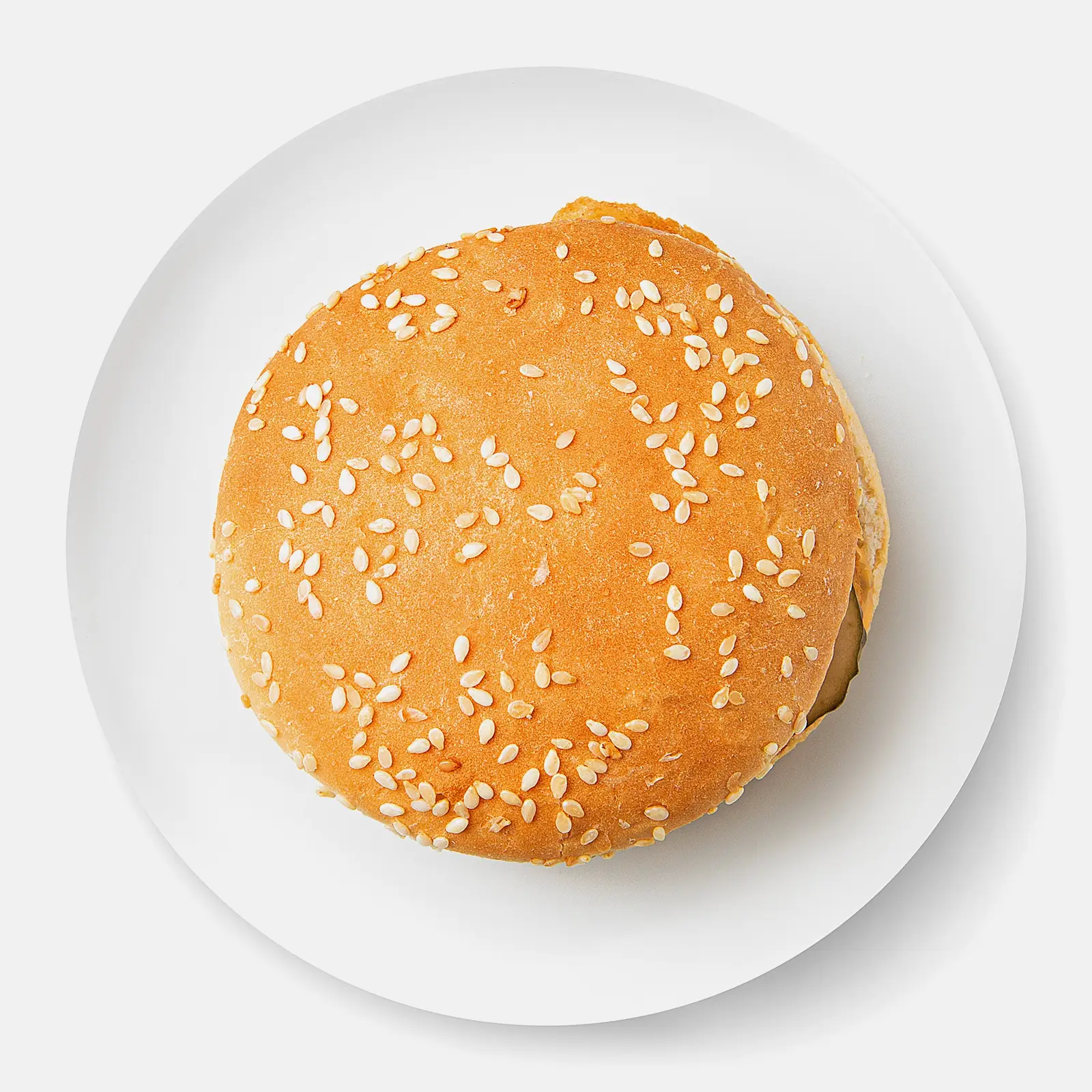 Изображение товара Чикенбургер Магнит куриная котлета соленые огурцы соус пшеничная булочка