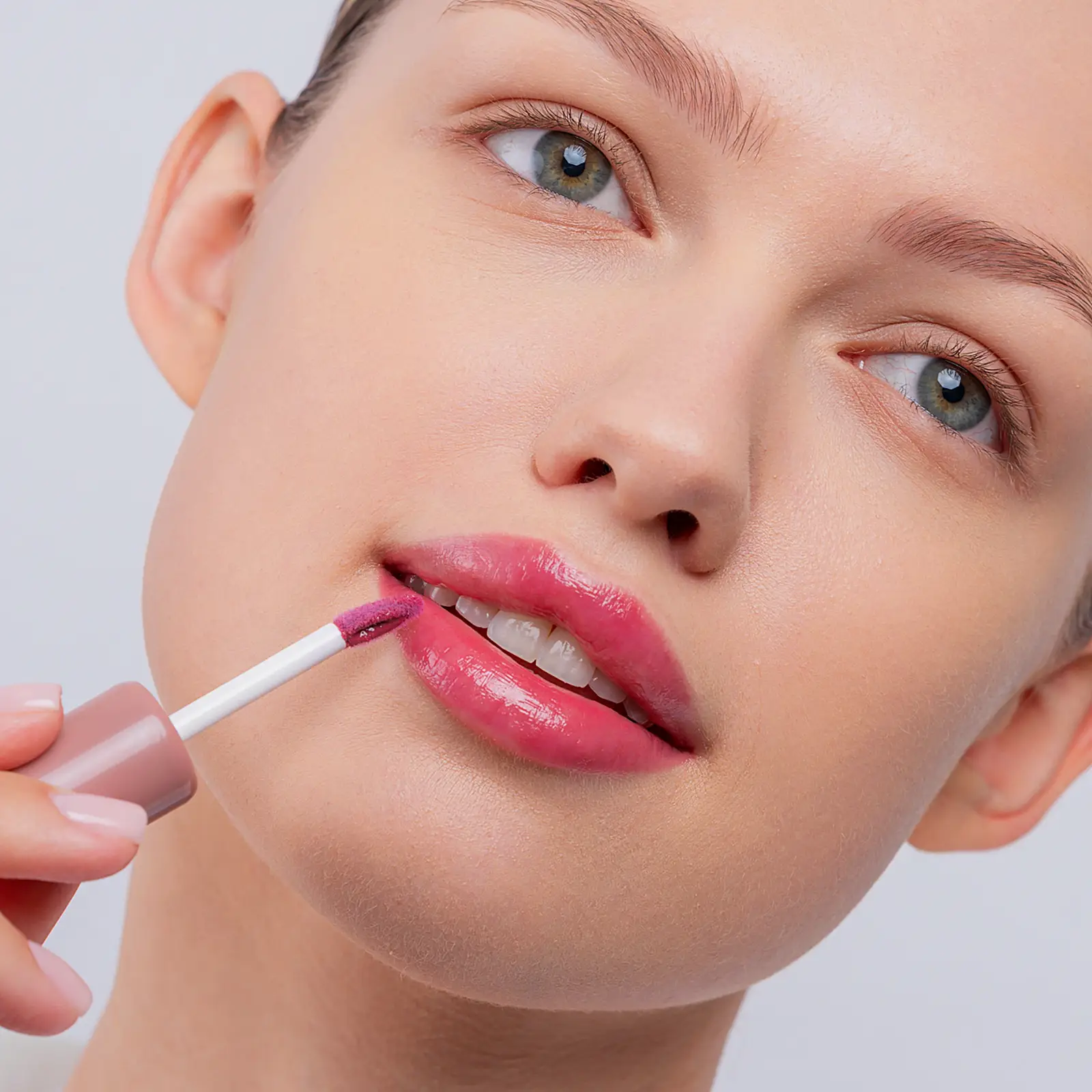 Помада для губ Butter Gloss Liquid Lipstick тон 05 Divage - фото 4