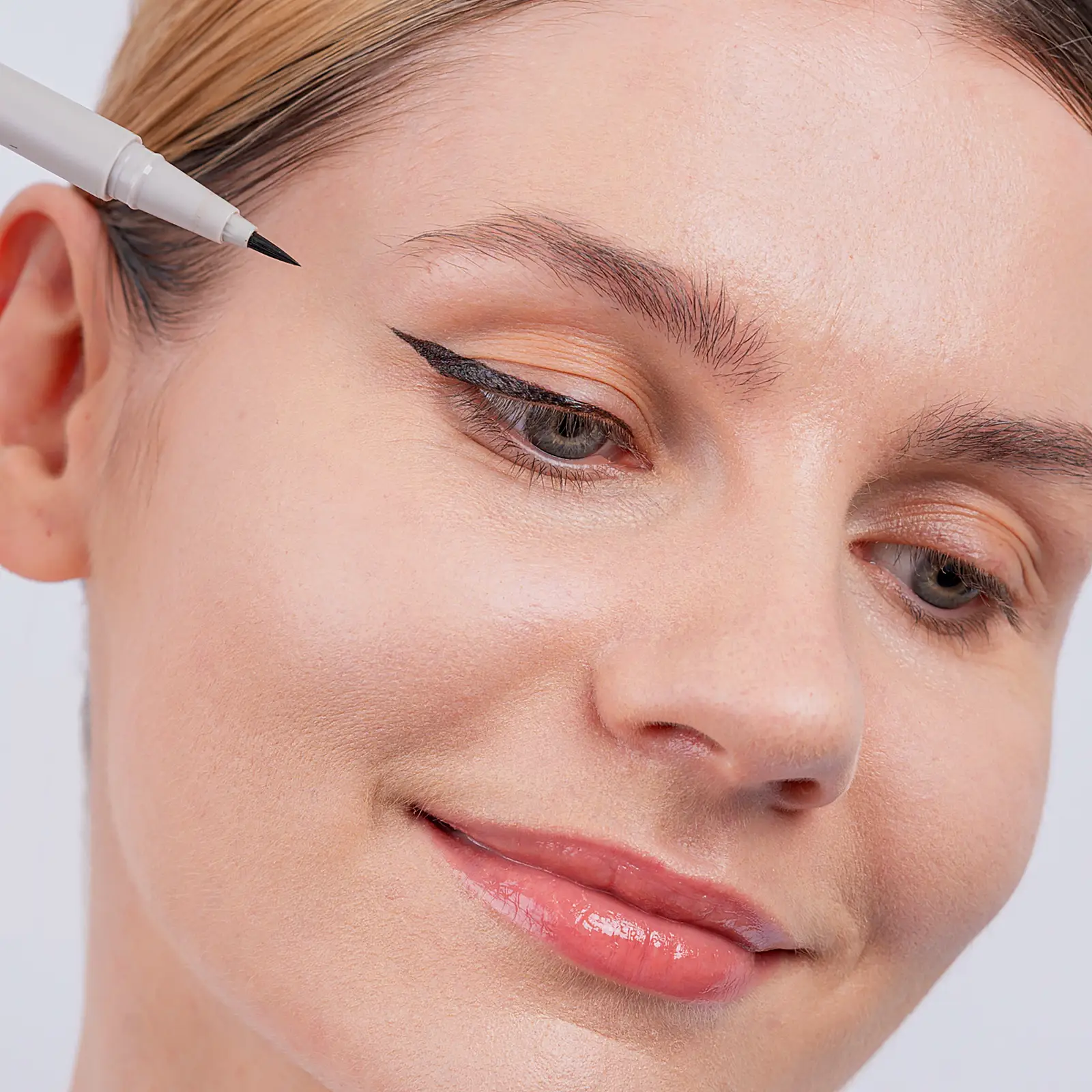 Подводка-лайнер для глаз Коричневая Mixit Make Up