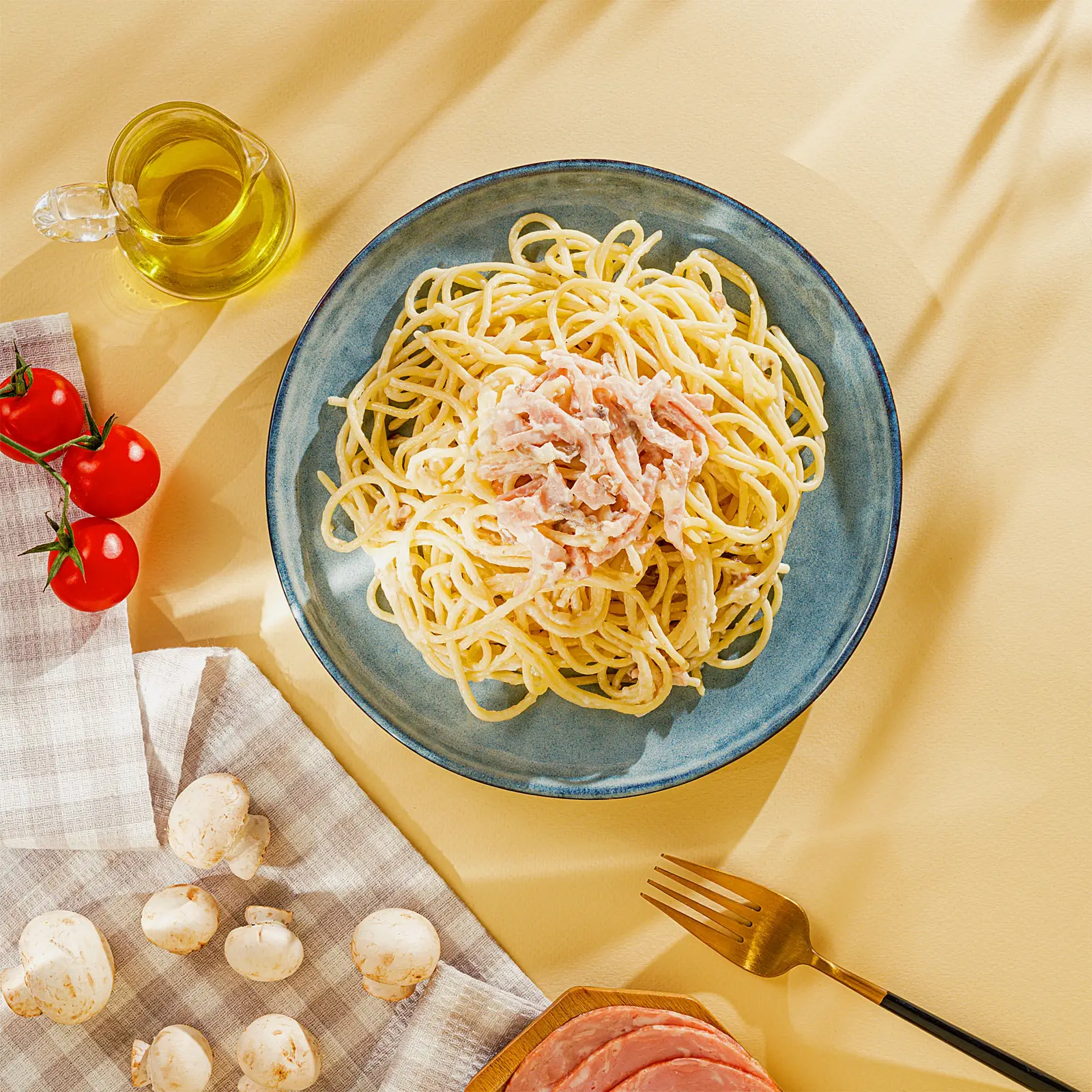 Изображение товара Паста с ветчиной и грибами М Кухня 250г натуральные ингредиенты быстрое приготовление