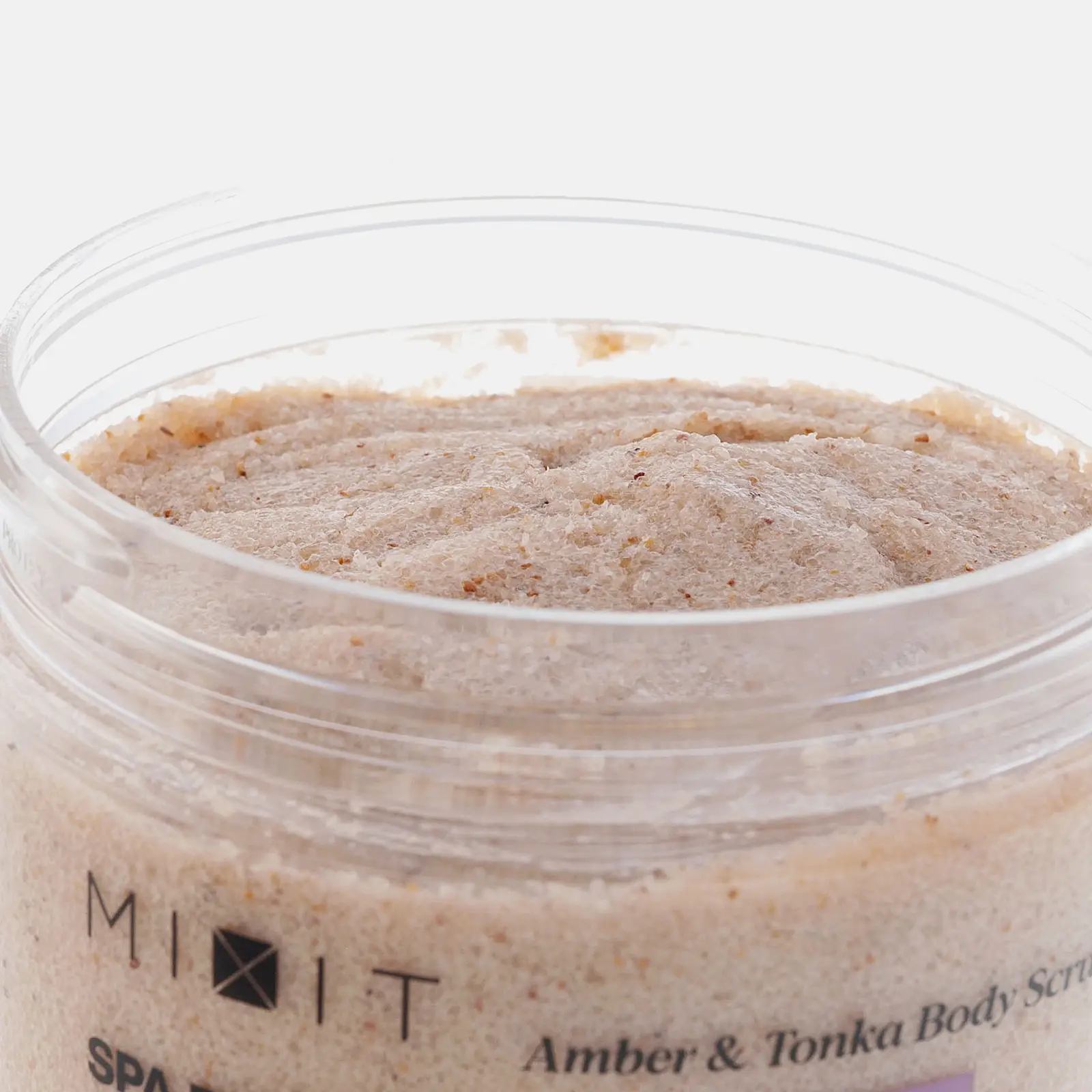 Сахарно-солевой скраб для тела Mixit с ароматом амбры и бобов тонка 300г