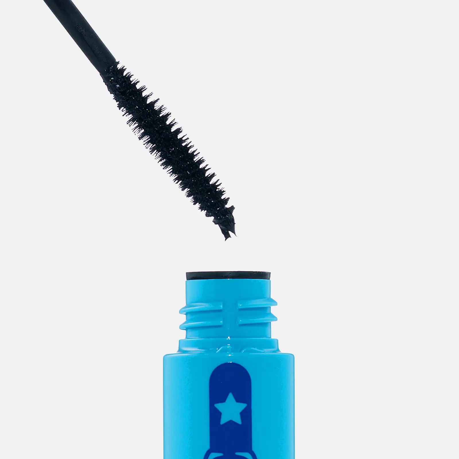 Влагостойкая тушь для ресниц Watertastic Beauty Bomb