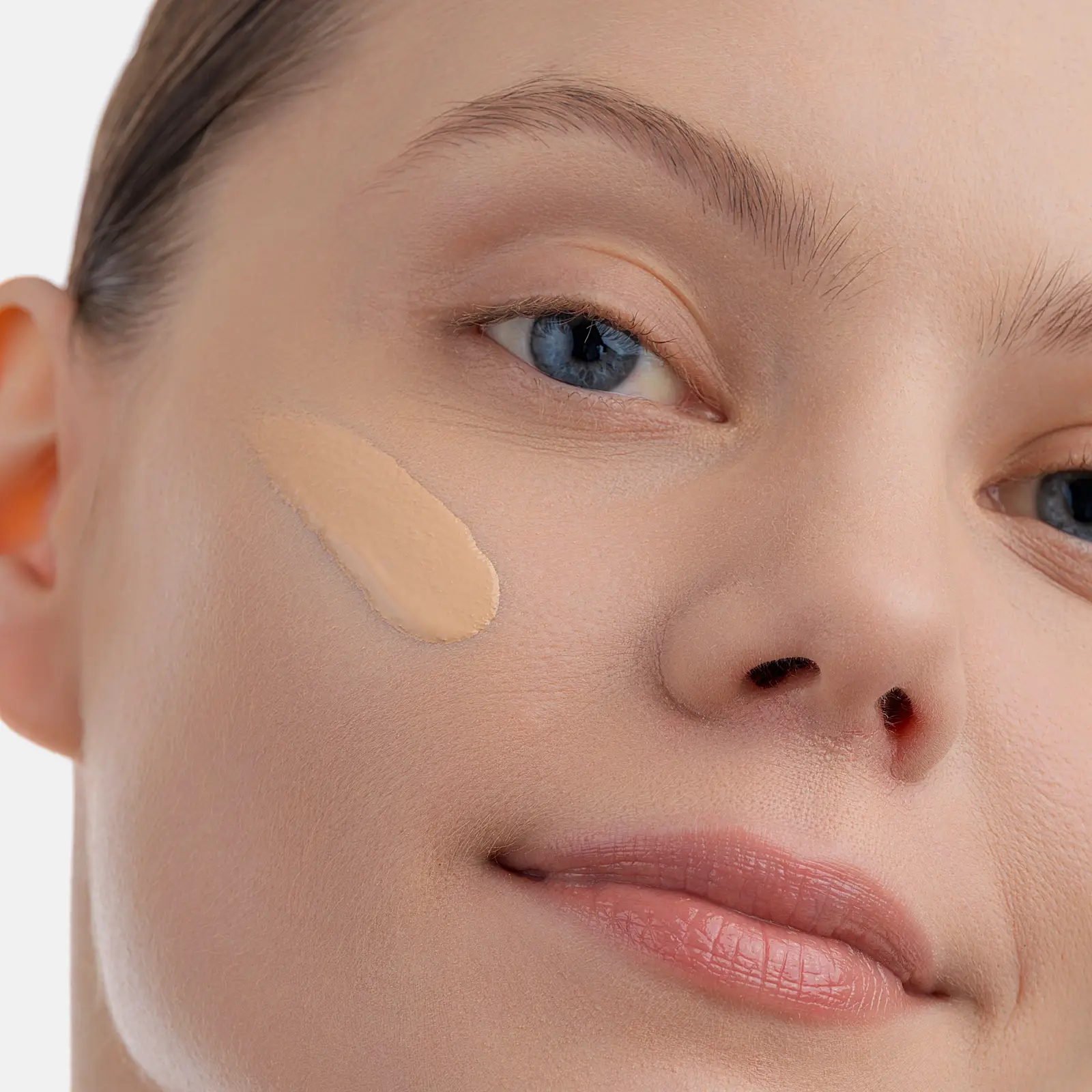 Тональная основа для лица тон 04 Influence Beauty Superfluid