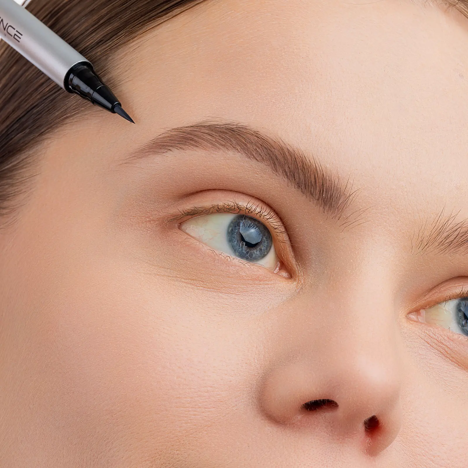 Маркер для бровей Influence Beauty Brow Robot тон 03