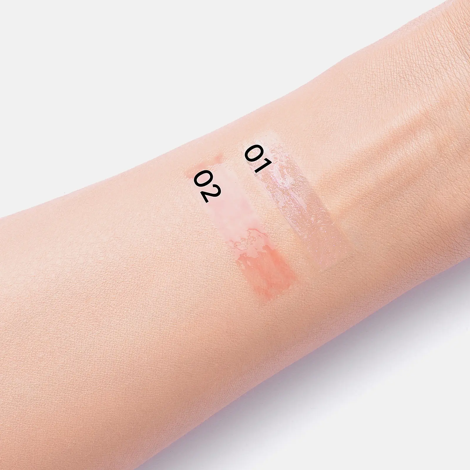 Блеск для губ Lip Gloss Juicy тон 01 Beauty Bomb - фото 4 Блеск для губ Lip Gloss Juicy тон 01 Beauty Bomb - фото 4