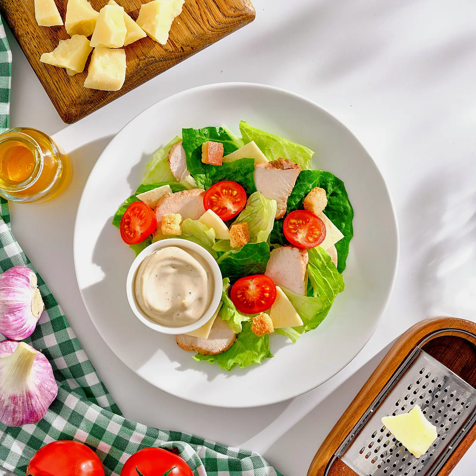 Изображение товара Салат Цезарь с курицей М Кухня 220г свежий яркий вкус