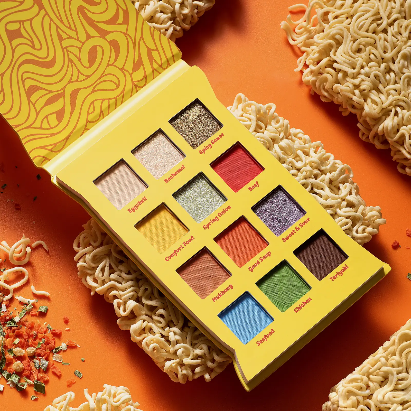 Палетка теней для век Rollton тон 01 Beauty Bomb