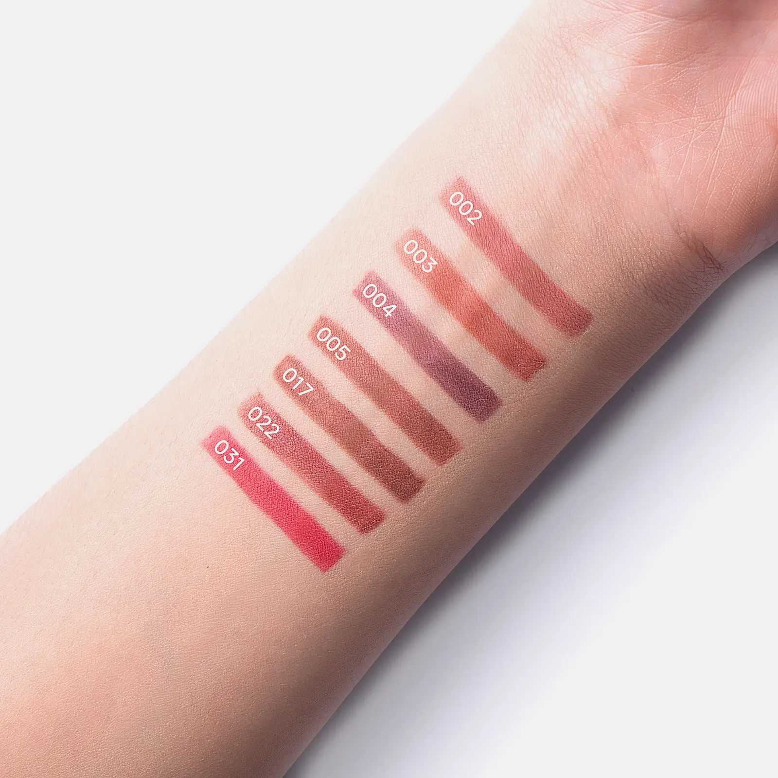 Карандаш для губ True Lips тон 017 Pupa