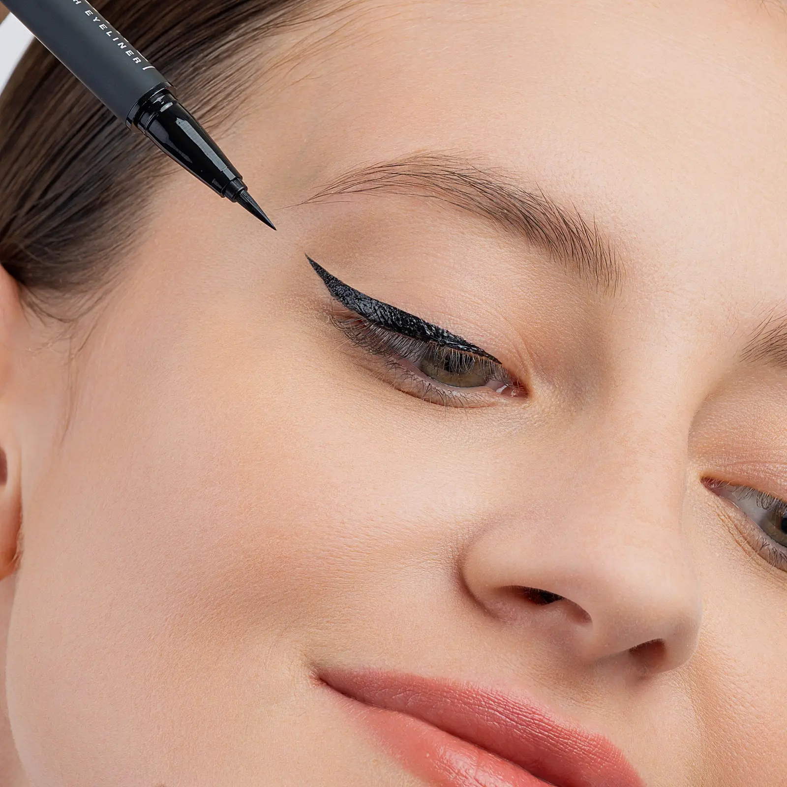 Подводка для глаз тон 01 Influence Beauty Cyberwing