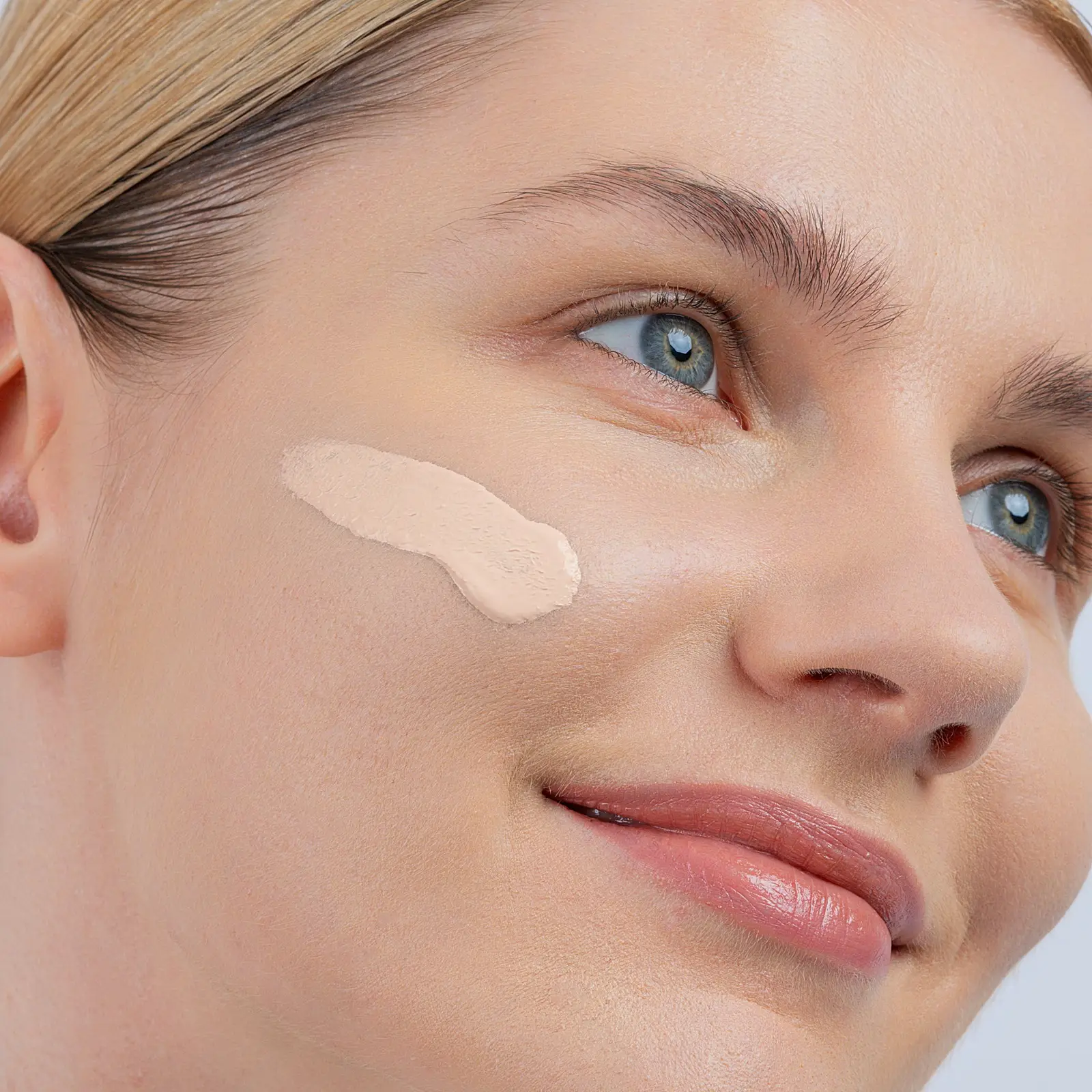 Тональный крем для лица Acne Fighter Shade тон 01 Beauty Bomb