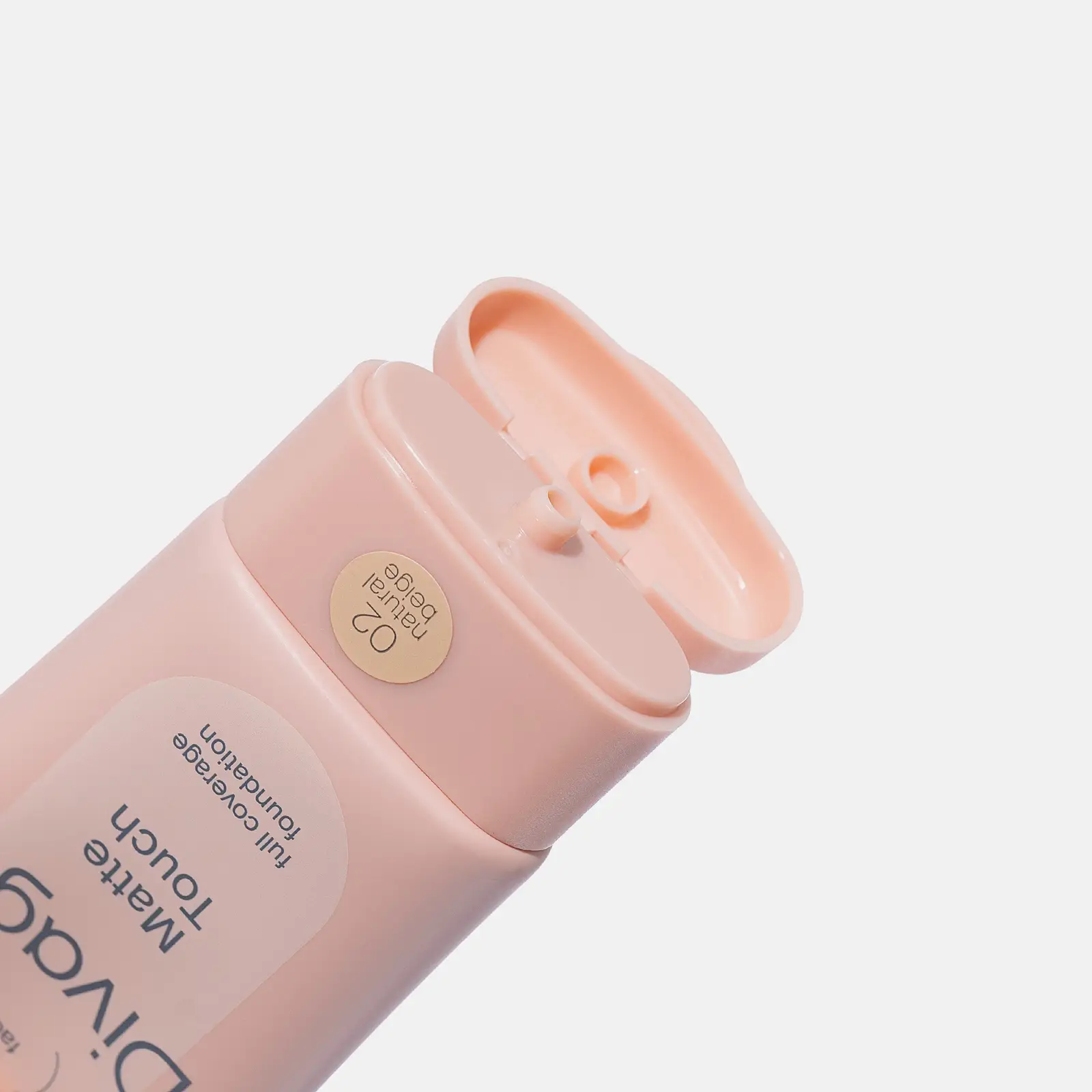Тональный крем для лица тон 02 Натуральный бежевый Divage Matte Touch Foundation - фото 4 Тональный крем для лица тон 02 Натуральный бежевый Divage Matte Touch Foundation - фото 4