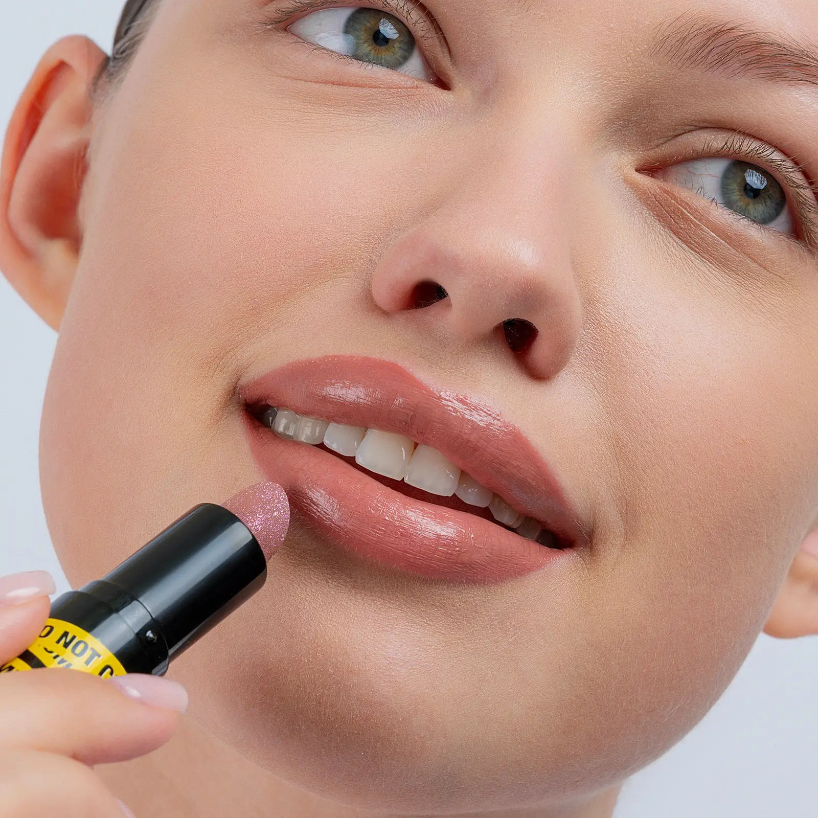 Помада для губ с глиттером GlitterCrime тон 03 Beauty Bomb - фото 4