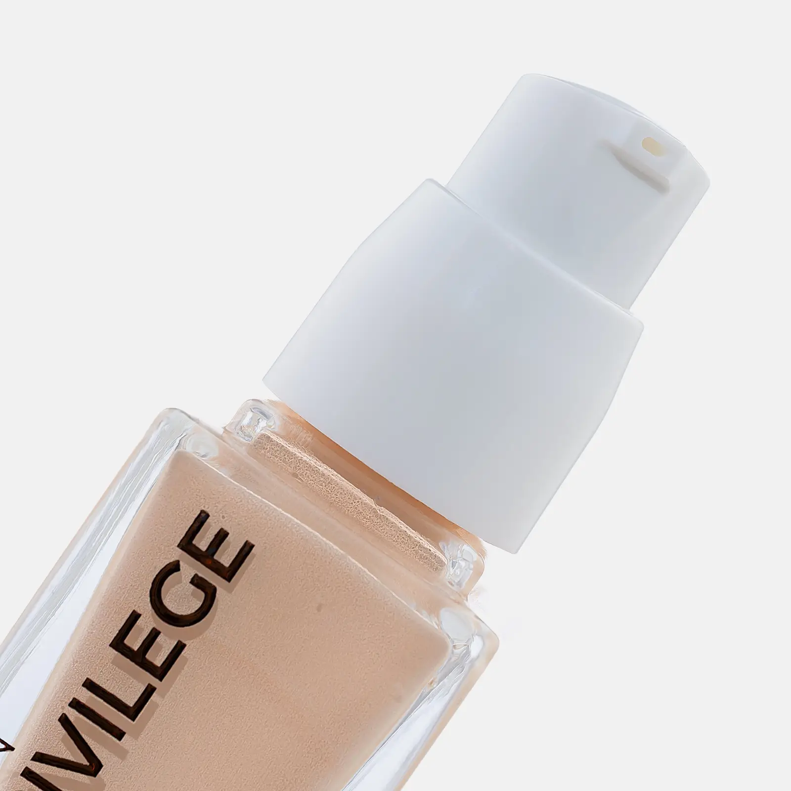 Тональный крем с сатиновым финишем Skin Privilege Stellary тон 01