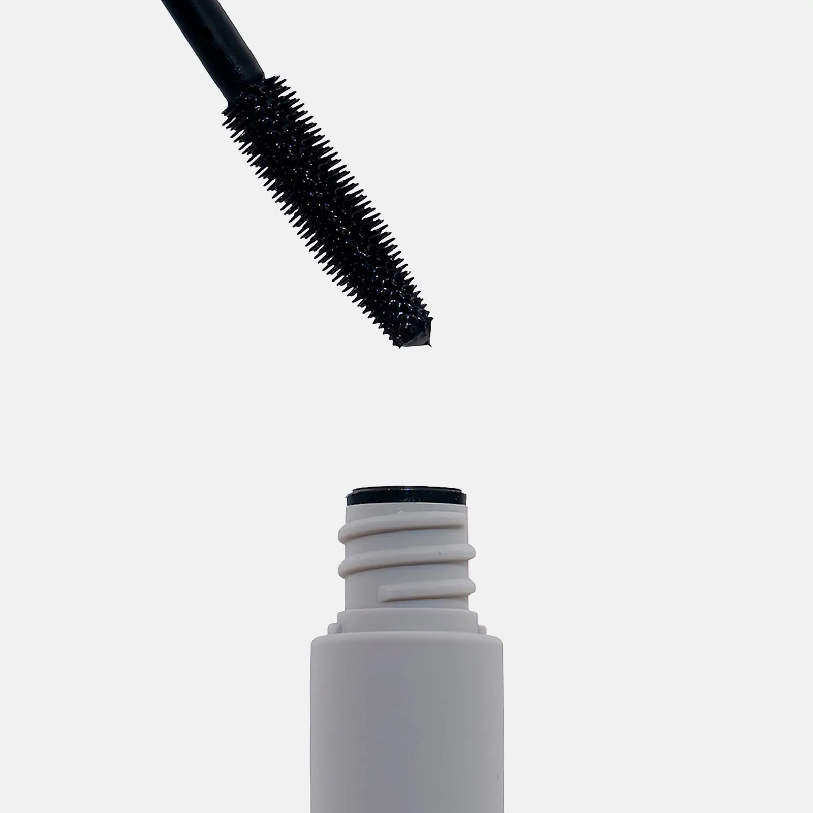 Тушь для ресниц с эффектом натурального объема Ультрачерная Mixit Make Up