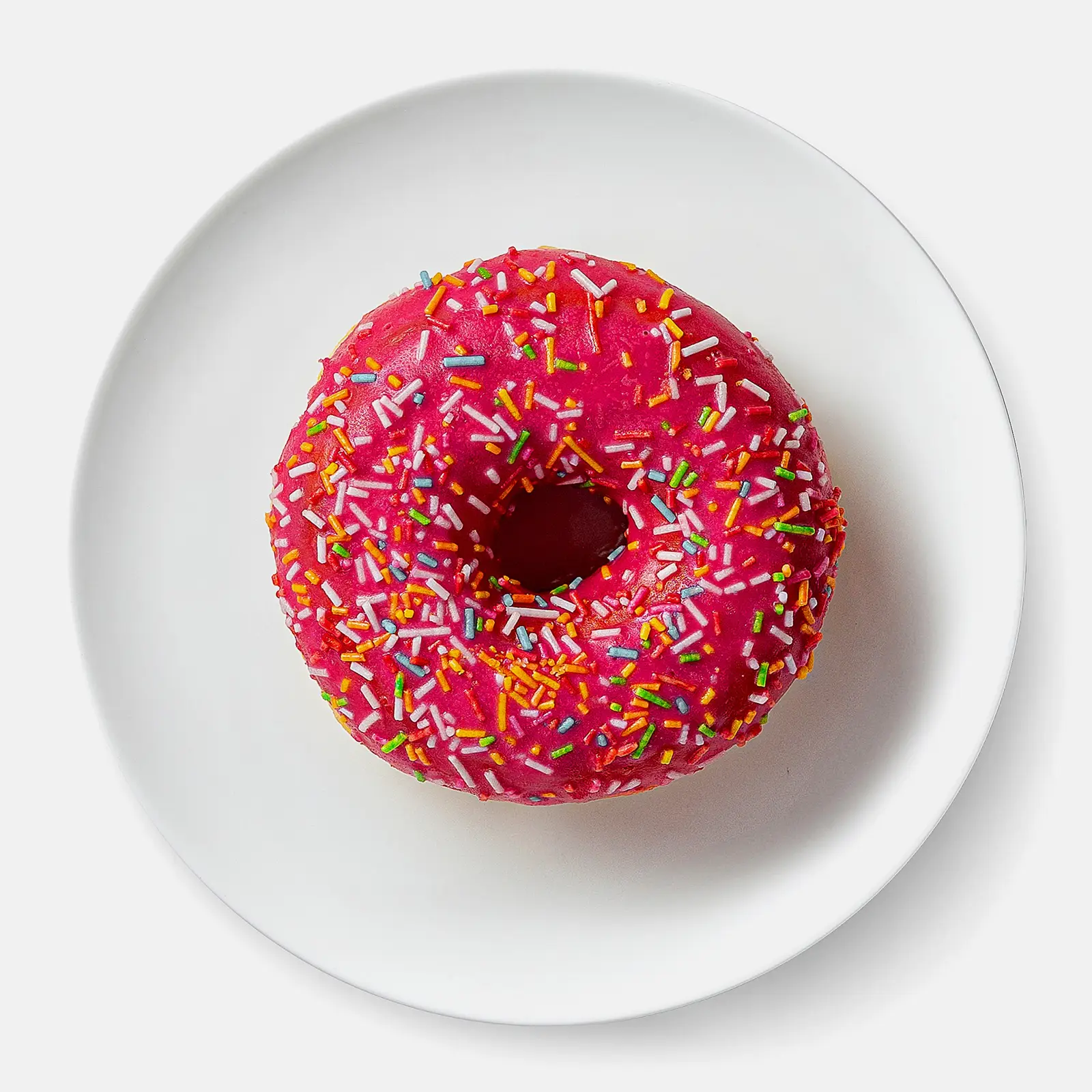 Изображение товара Донат глазированный со вкусом клубники 58г классический мягкий десерт