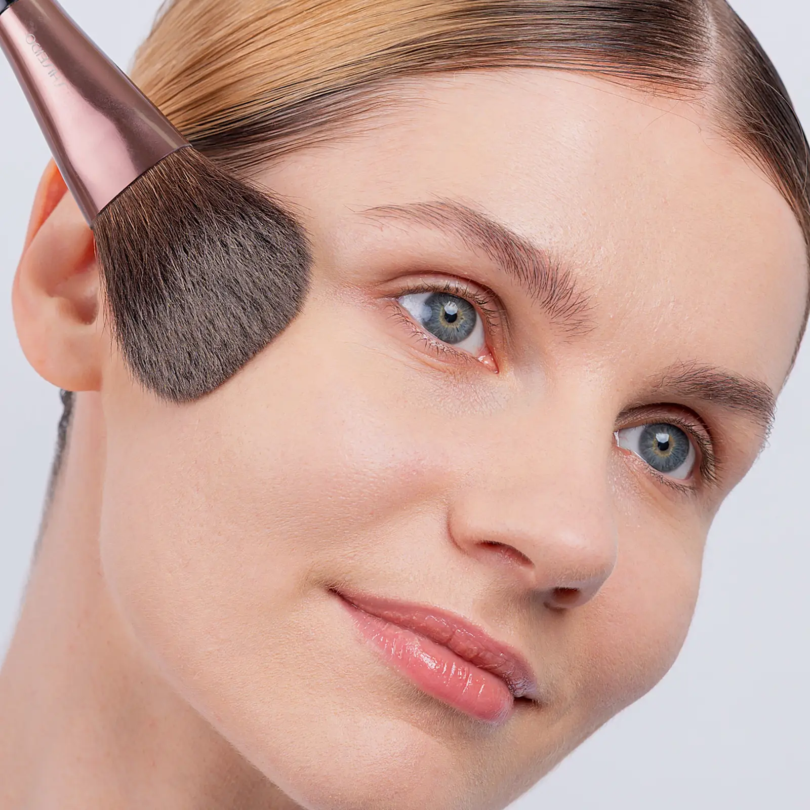 Рассыпчатая пудра для лица Skin Cult Glow Loose Powder Divage