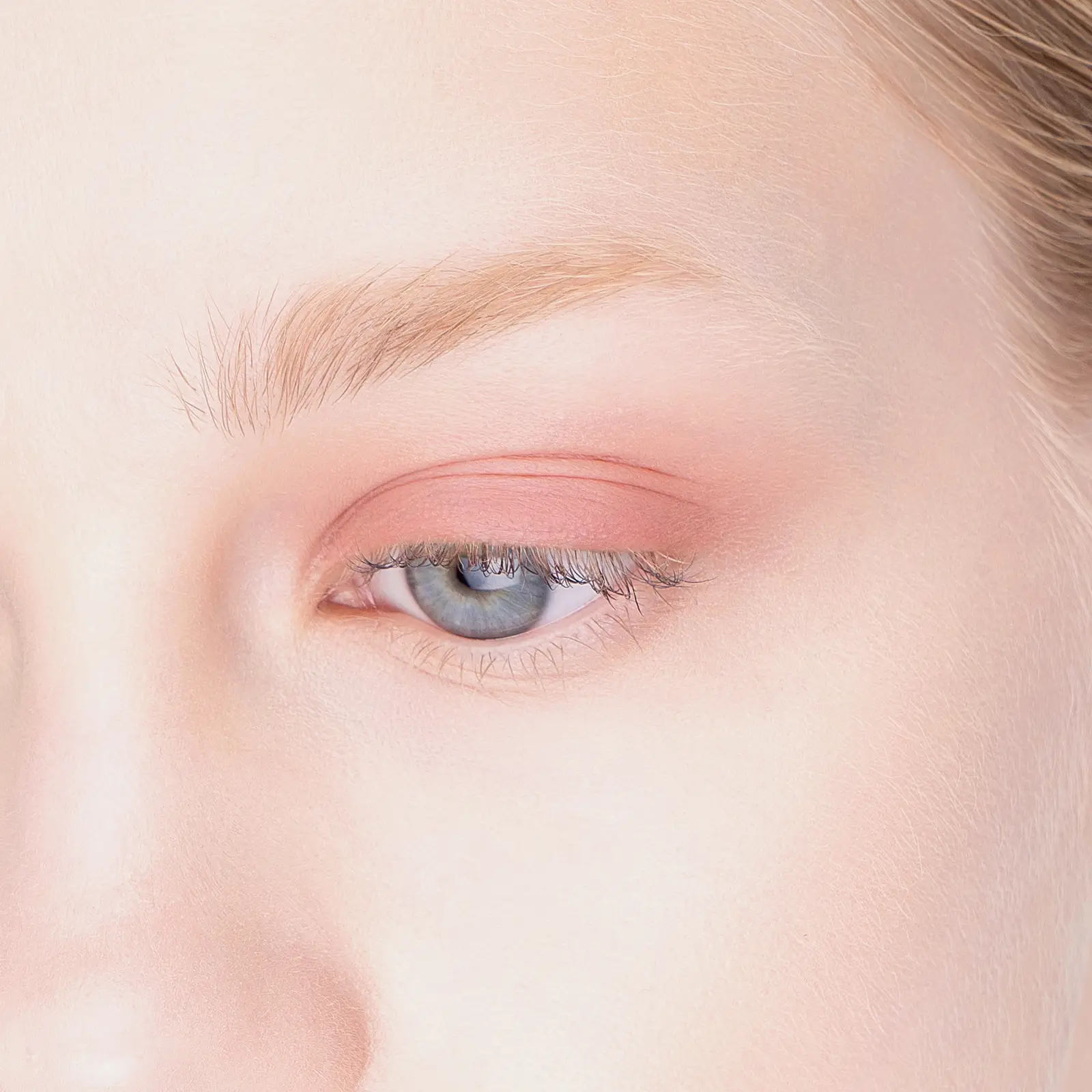 Жидкие тени для век тон 06 Vivienne Sabo