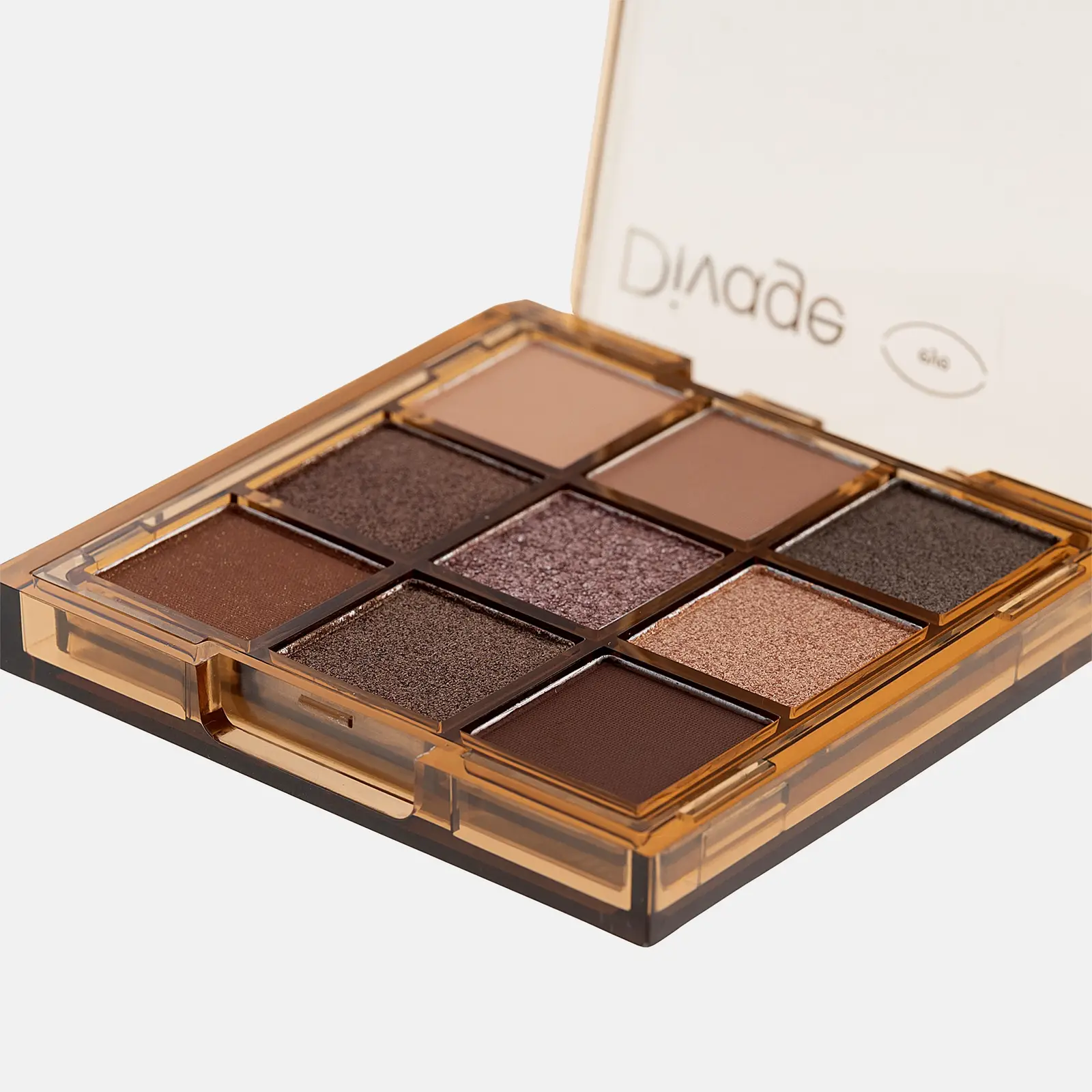 Палетка теней для век Easy Nude Tanned Divage