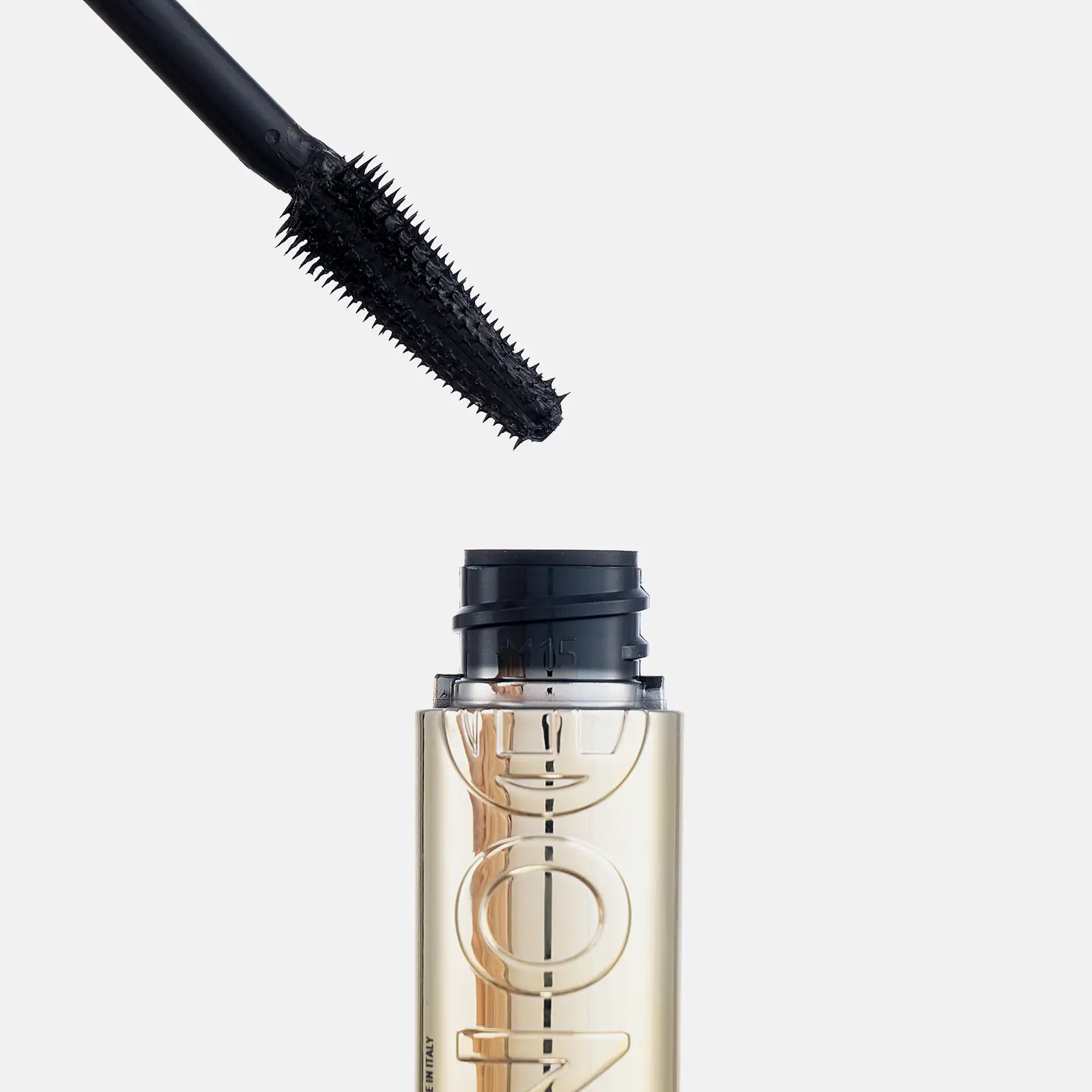Тушь для ресниц объем и удлинение L’Oréal Paris Volume Millions Lashes Panorama - фото 3 Тушь для ресниц объем и удлинение L’Oréal Paris Volume Millions Lashes Panorama - фото 3