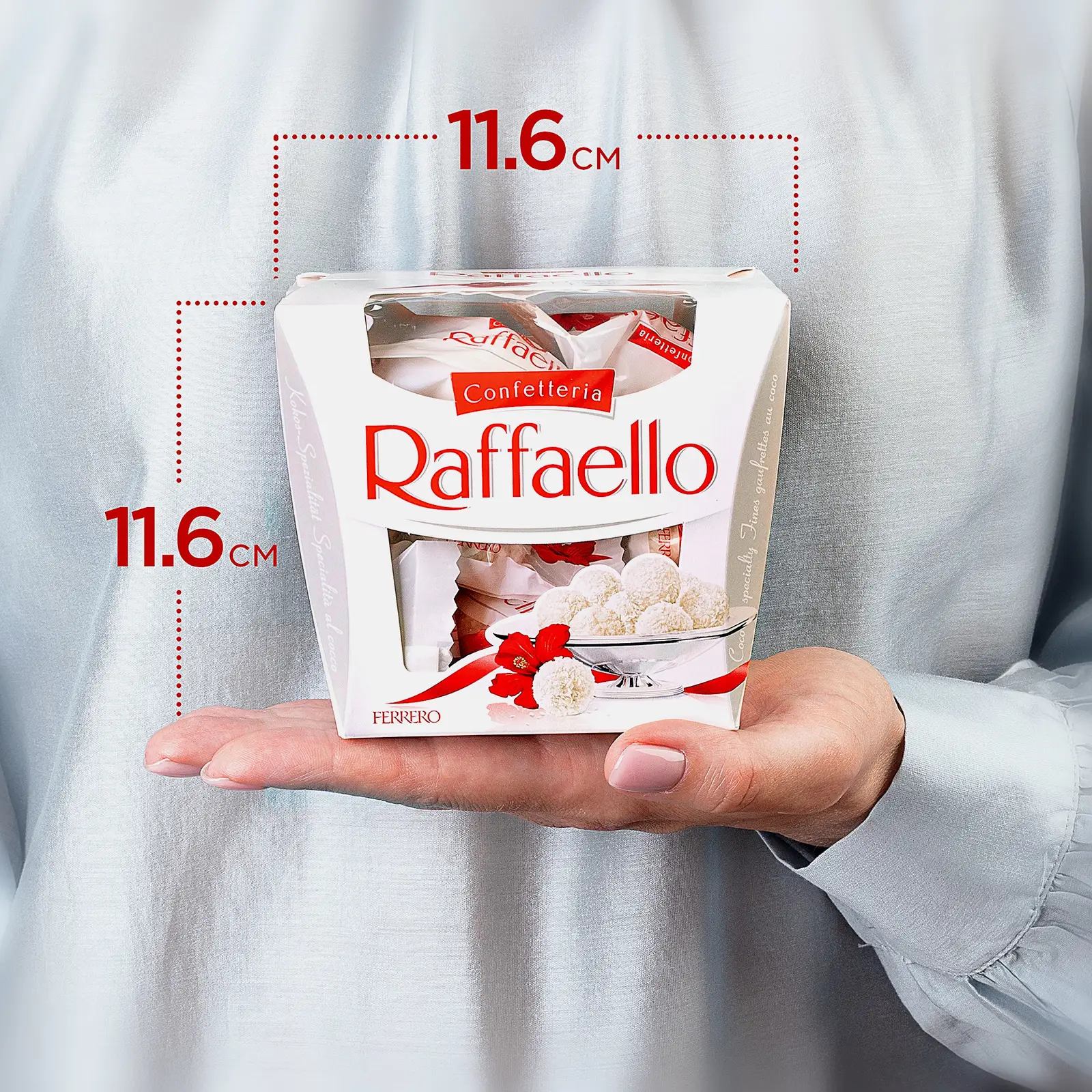 Конфеты с цельным миндальным орехом в кокосовой обсыпке Raffaello 150г