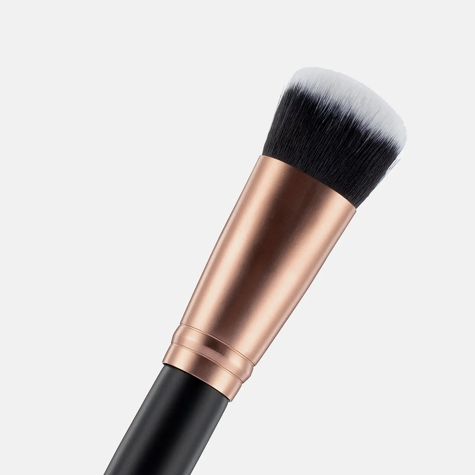 Кисть для тональной основы Stellary тон 138 2.8*2.8*19см