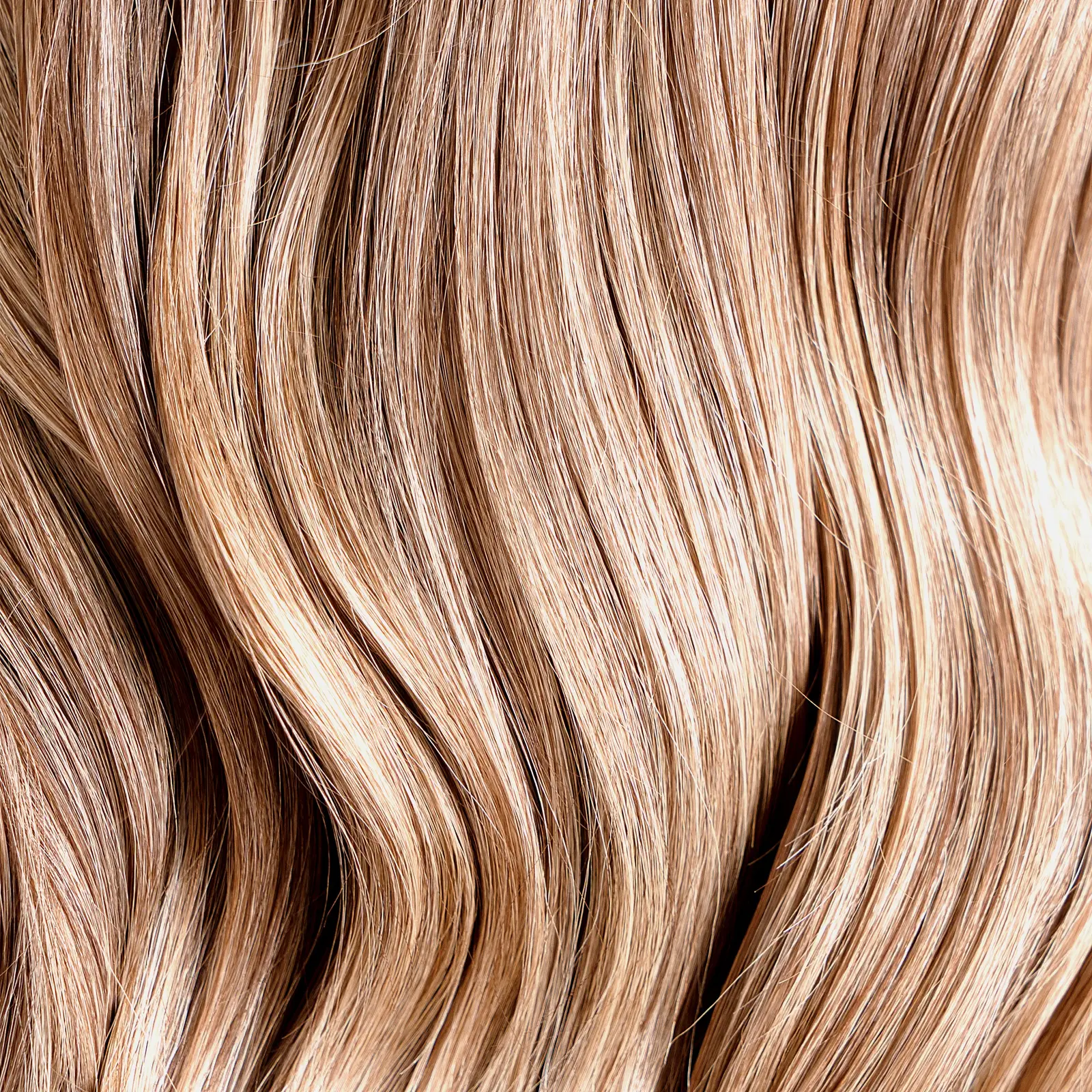 Тонирующий спрей L’Oréal Paris для мгновенного закрашивания отросших корней Magic Retouch оттенок Русый 75мл