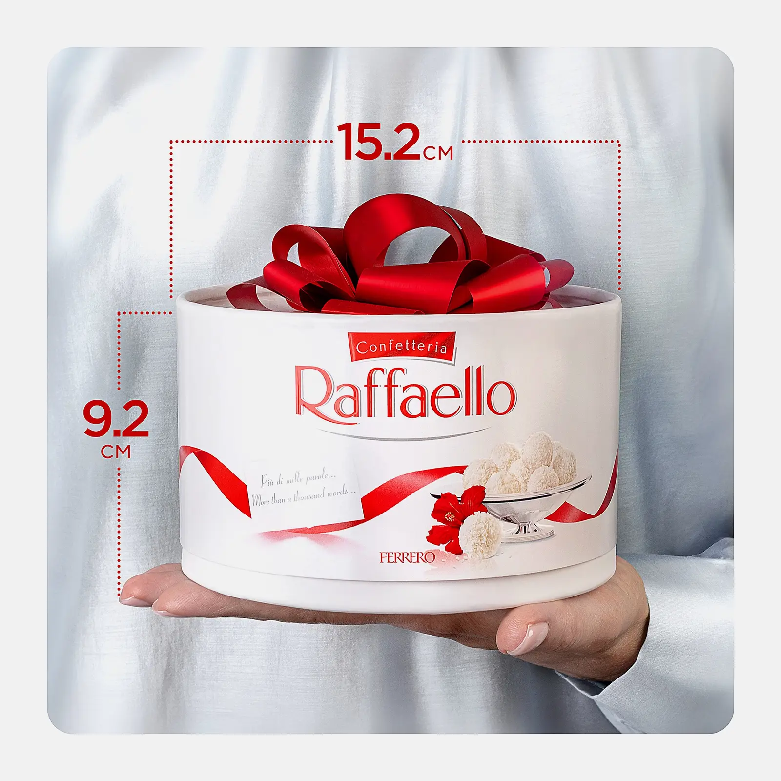 Конфеты с цельным миндальным орехом в кокосовой обсыпке Raffaello 200г - фото 9 Конфеты с цельным миндальным орехом в кокосовой обсыпке Raffaello 200г - фото 9