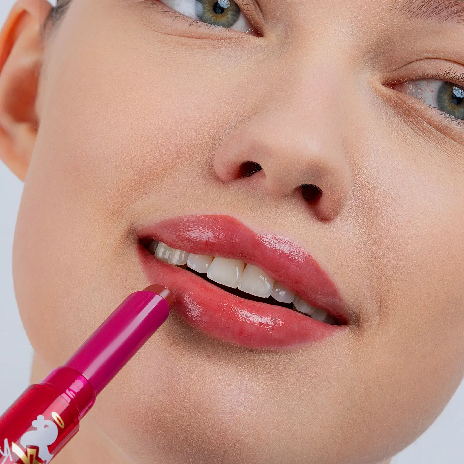Глянцевый бальзам для губ Holy Duck тон 05 Beauty Bomb