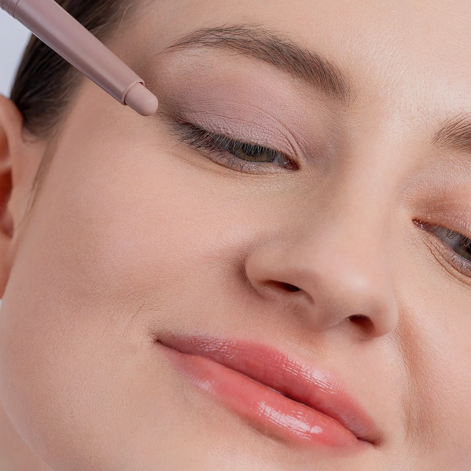 Кремовые тени для век в стике тон 01 Серо-розовый Neostylus Influence Beauty 1.1г - фото 5